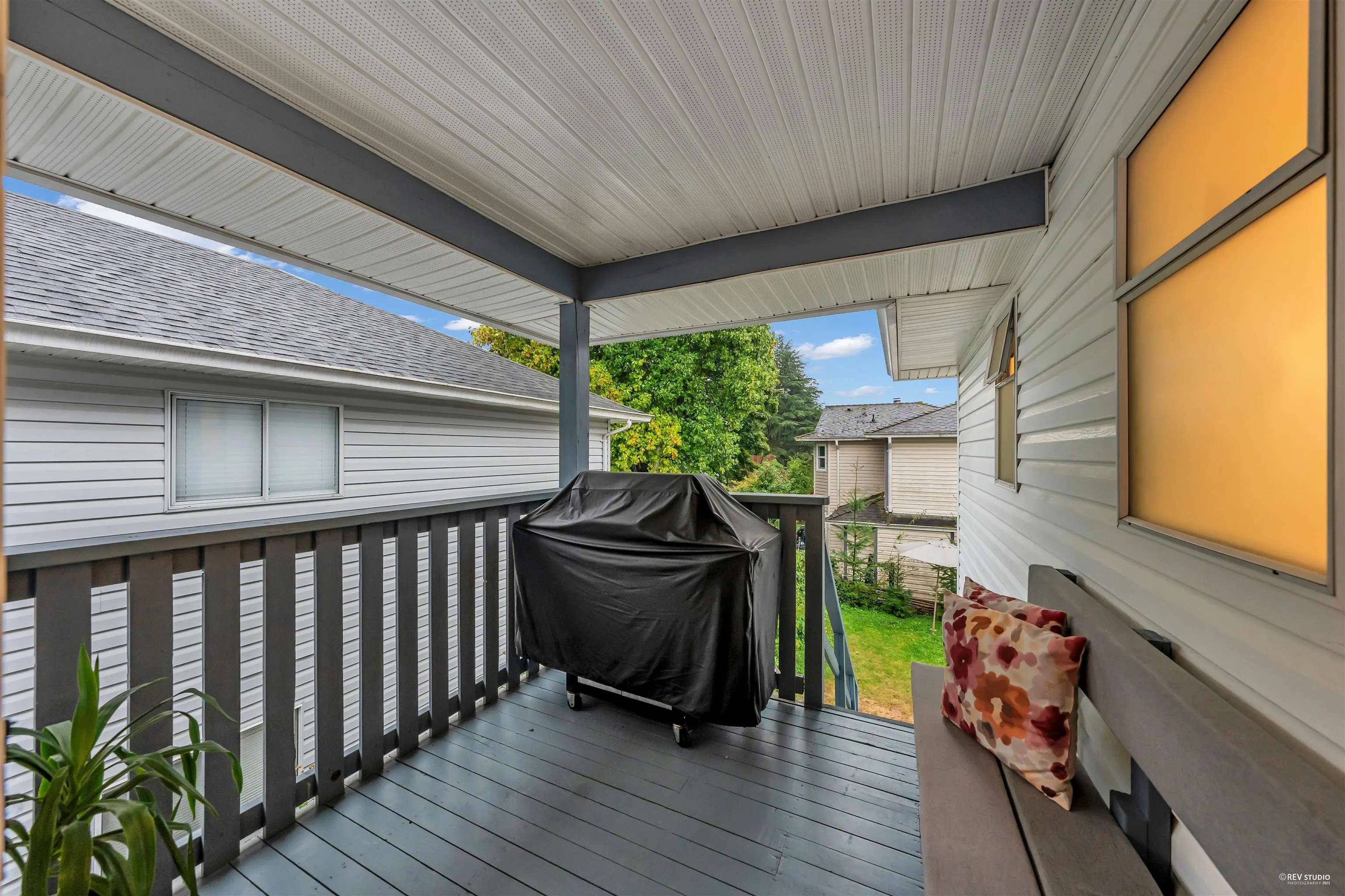 1382 Sutherland Avenue