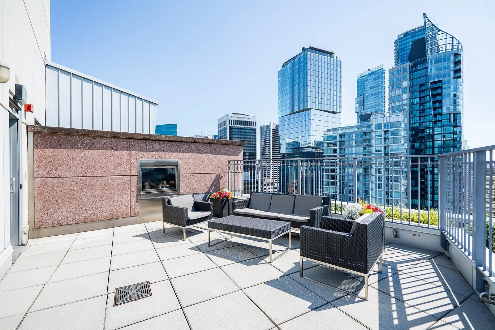 1904 1205 W Hastings Street