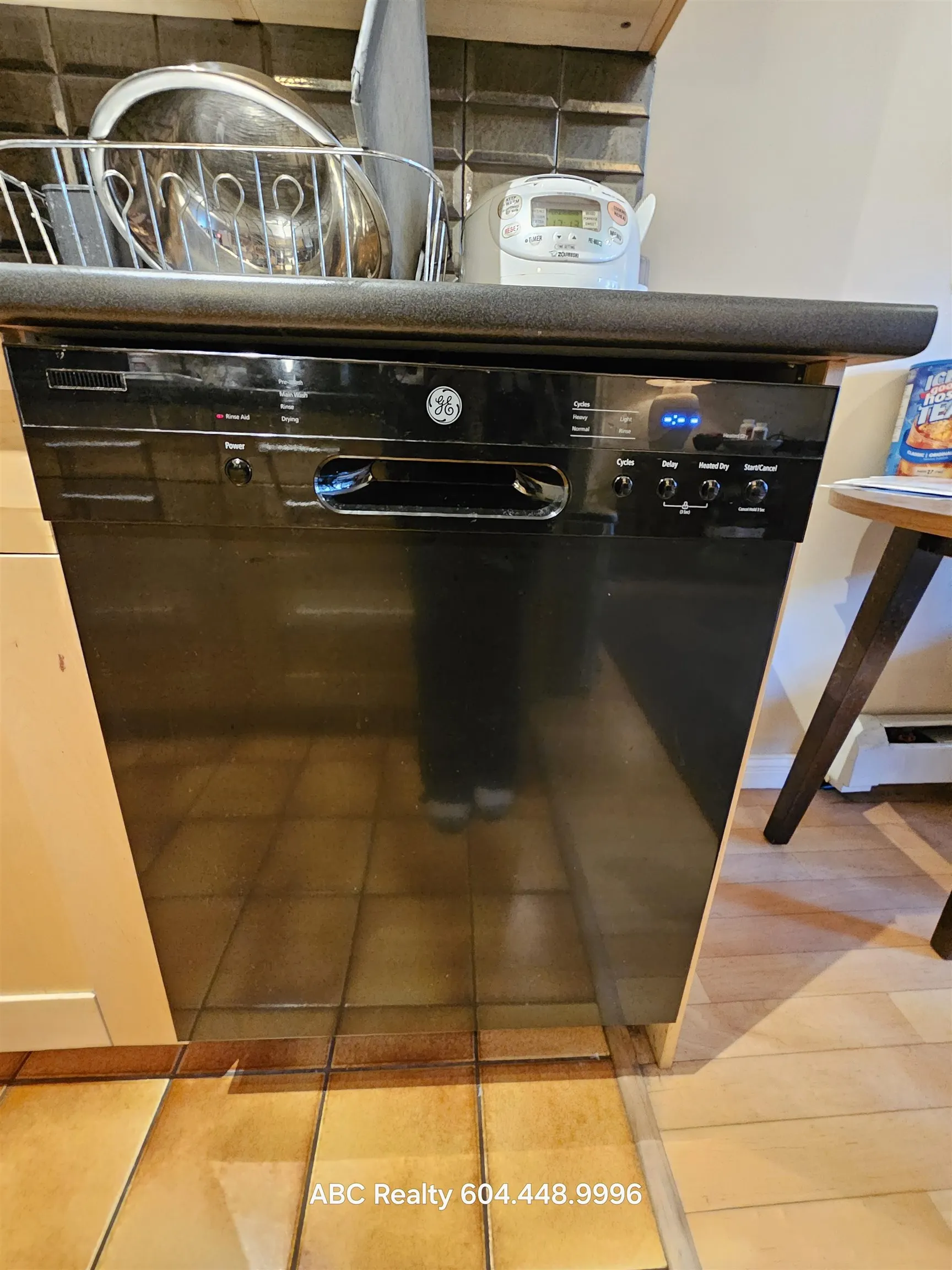 1FL 2125 W 2nd Avenue