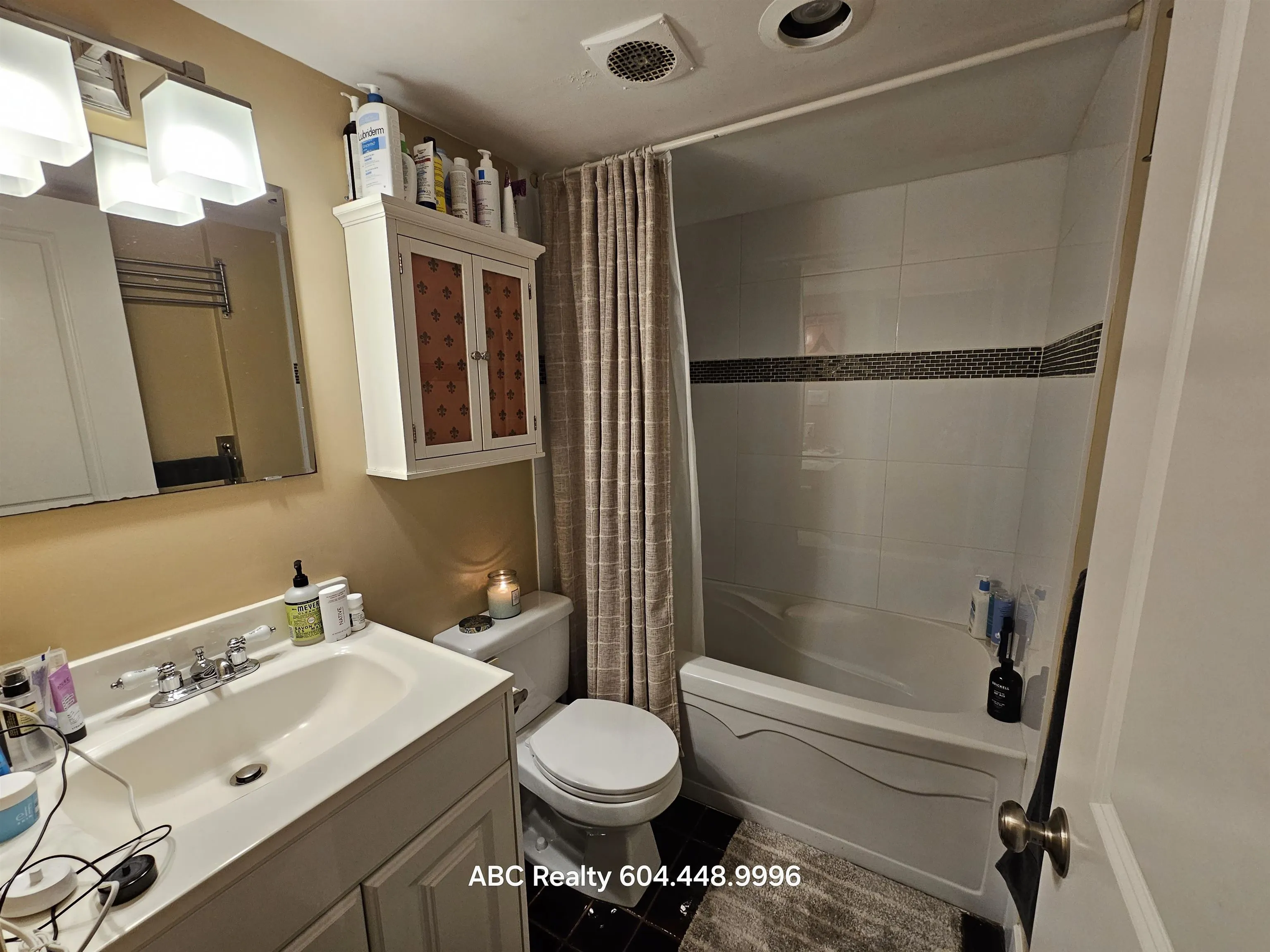 1FL 2125 W 2nd Avenue