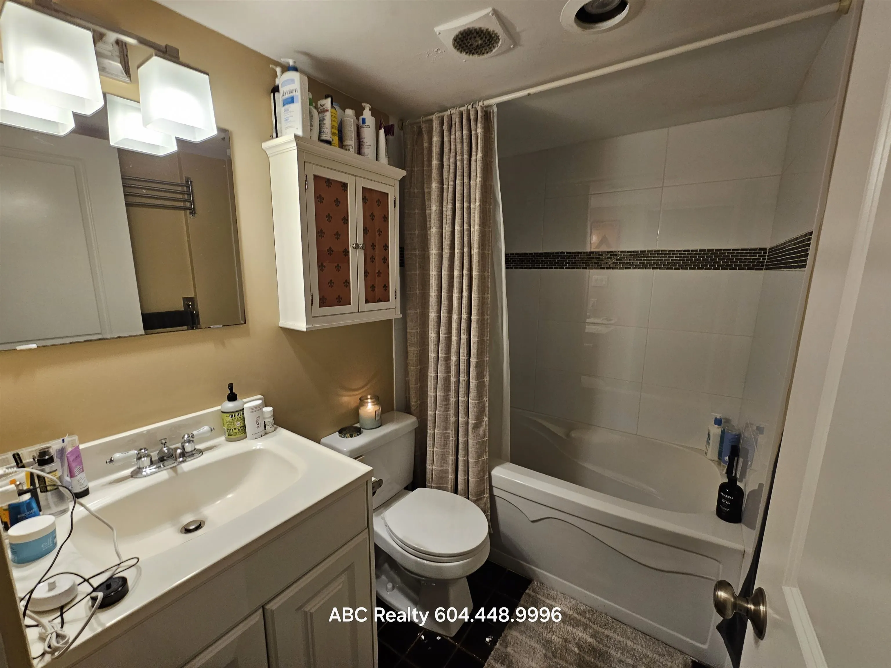 1FL 2125 W 2nd Avenue