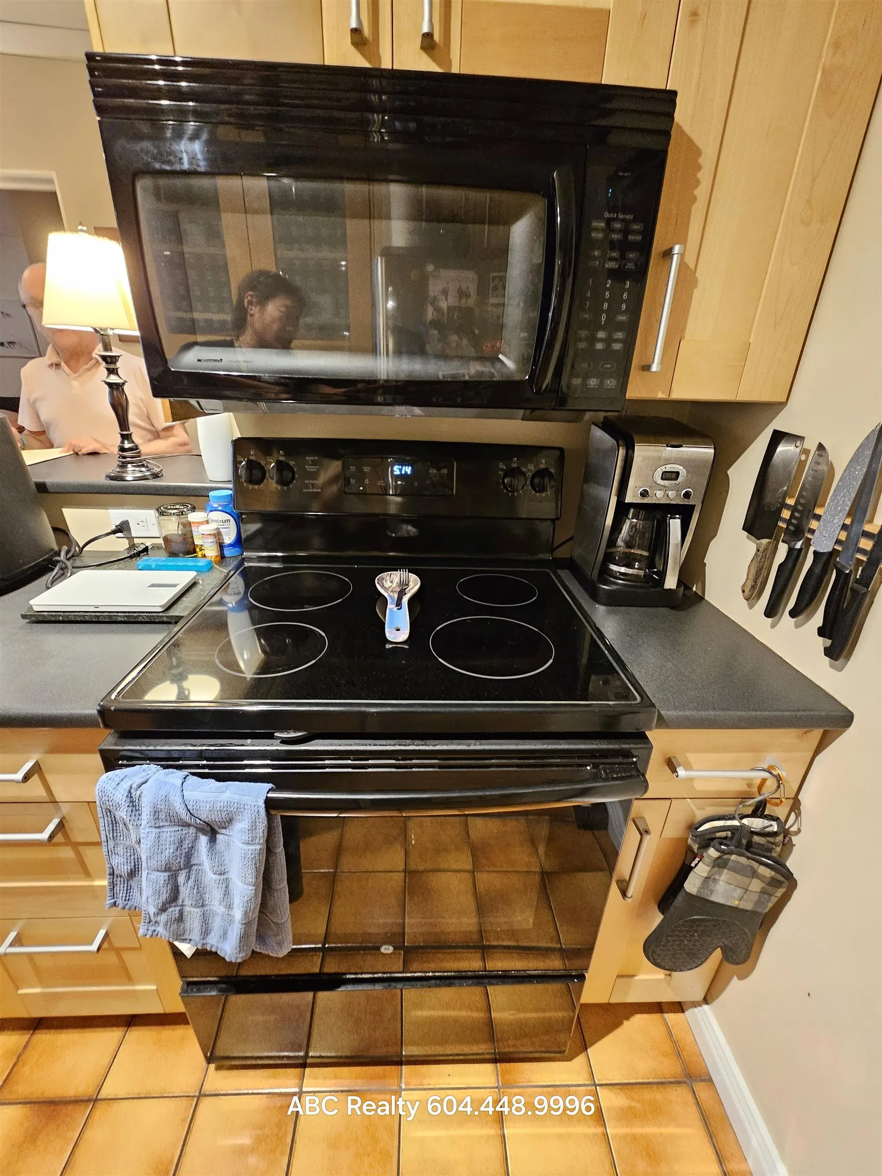 1FL 2125 W 2nd Avenue