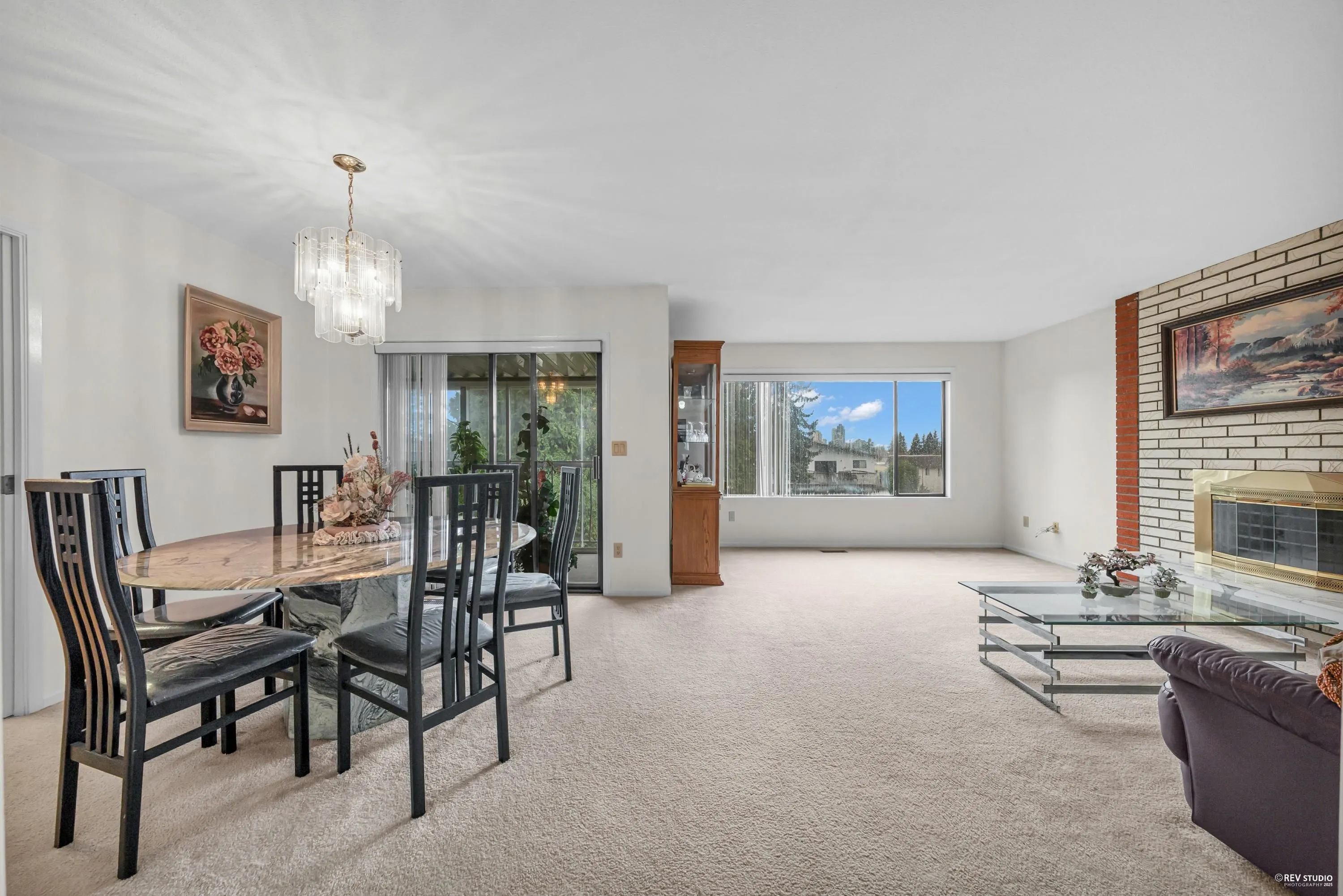 6760 Lakeview Avenue