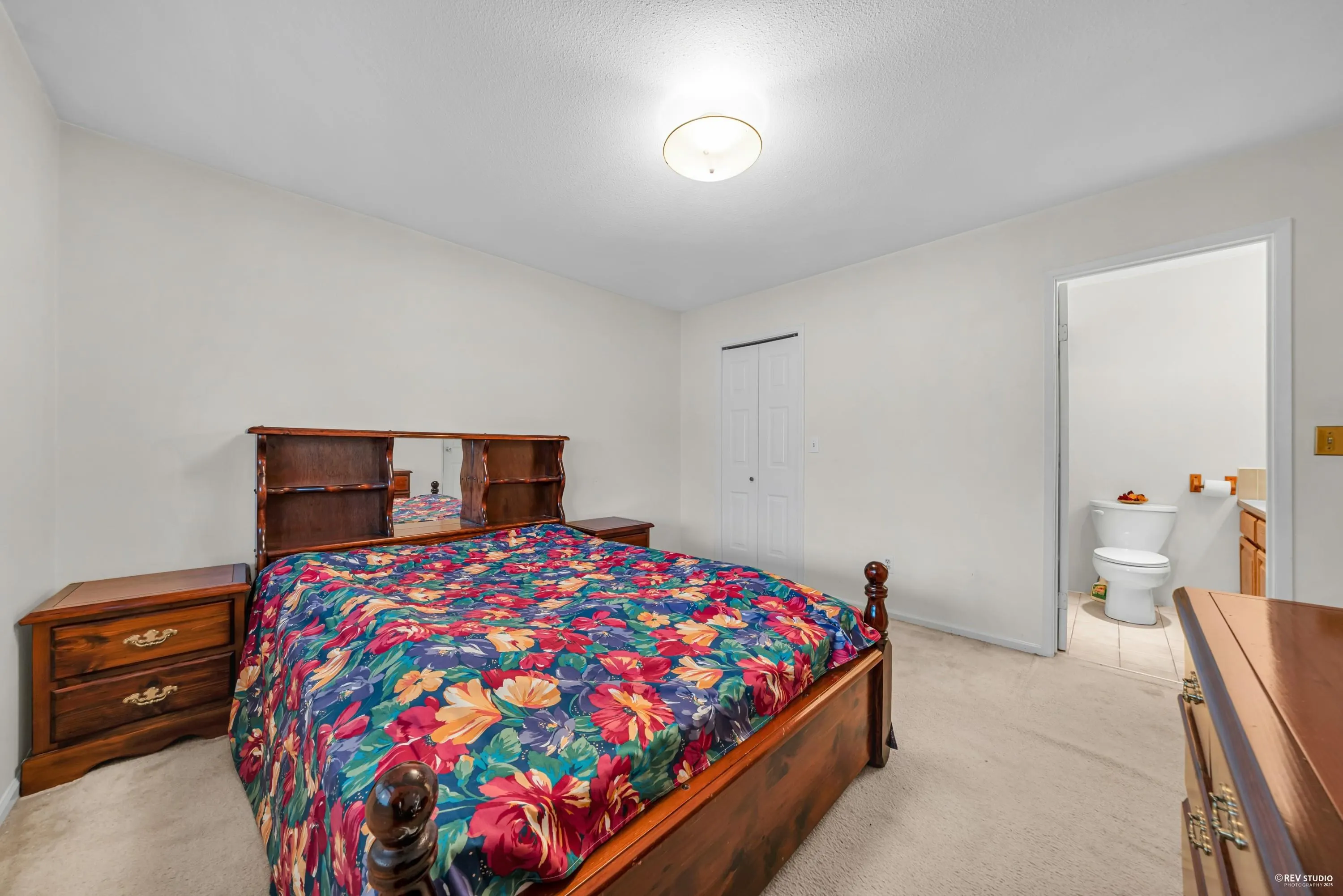 6760 Lakeview Avenue