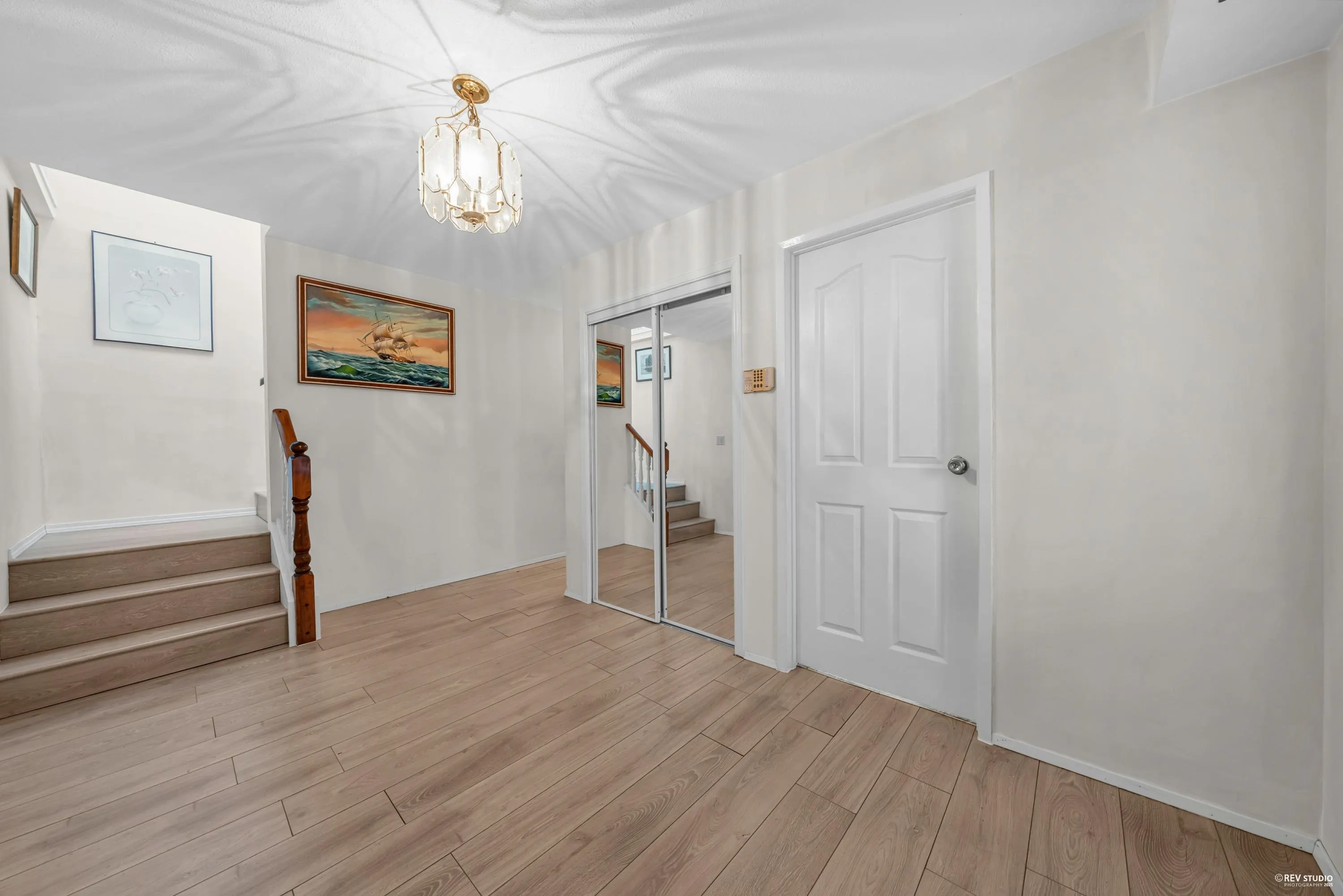 6760 Lakeview Avenue