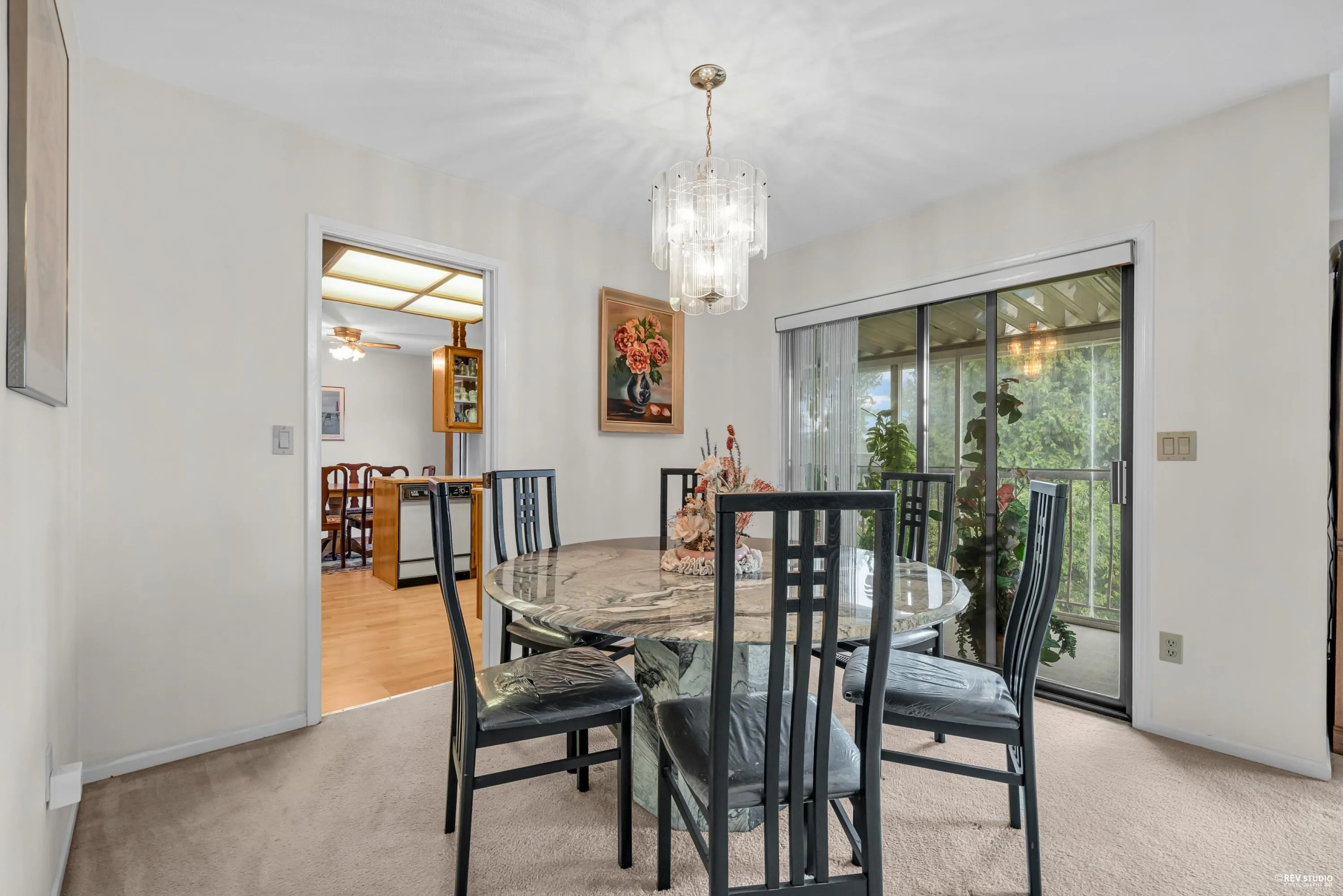 6760 Lakeview Avenue