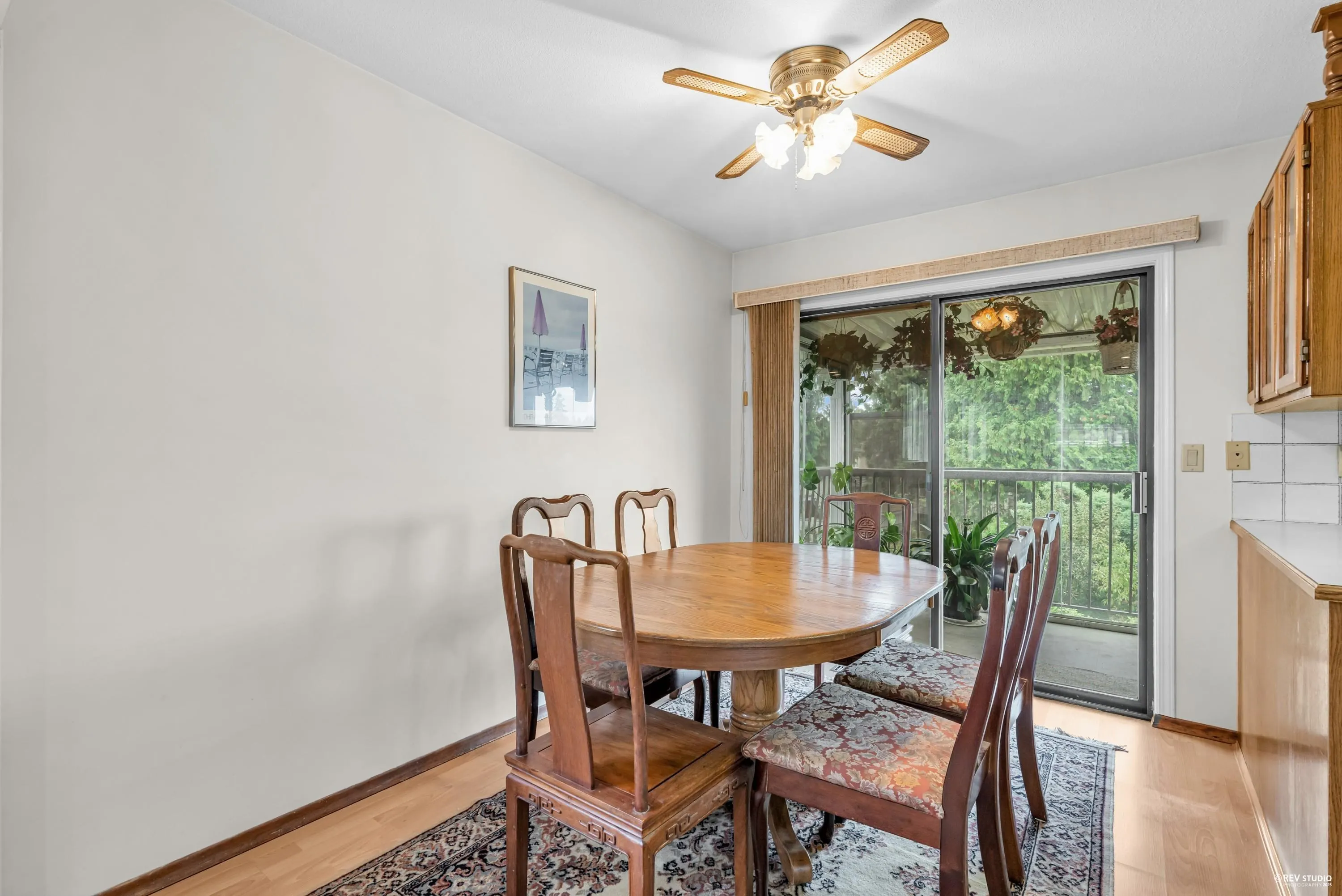 6760 Lakeview Avenue