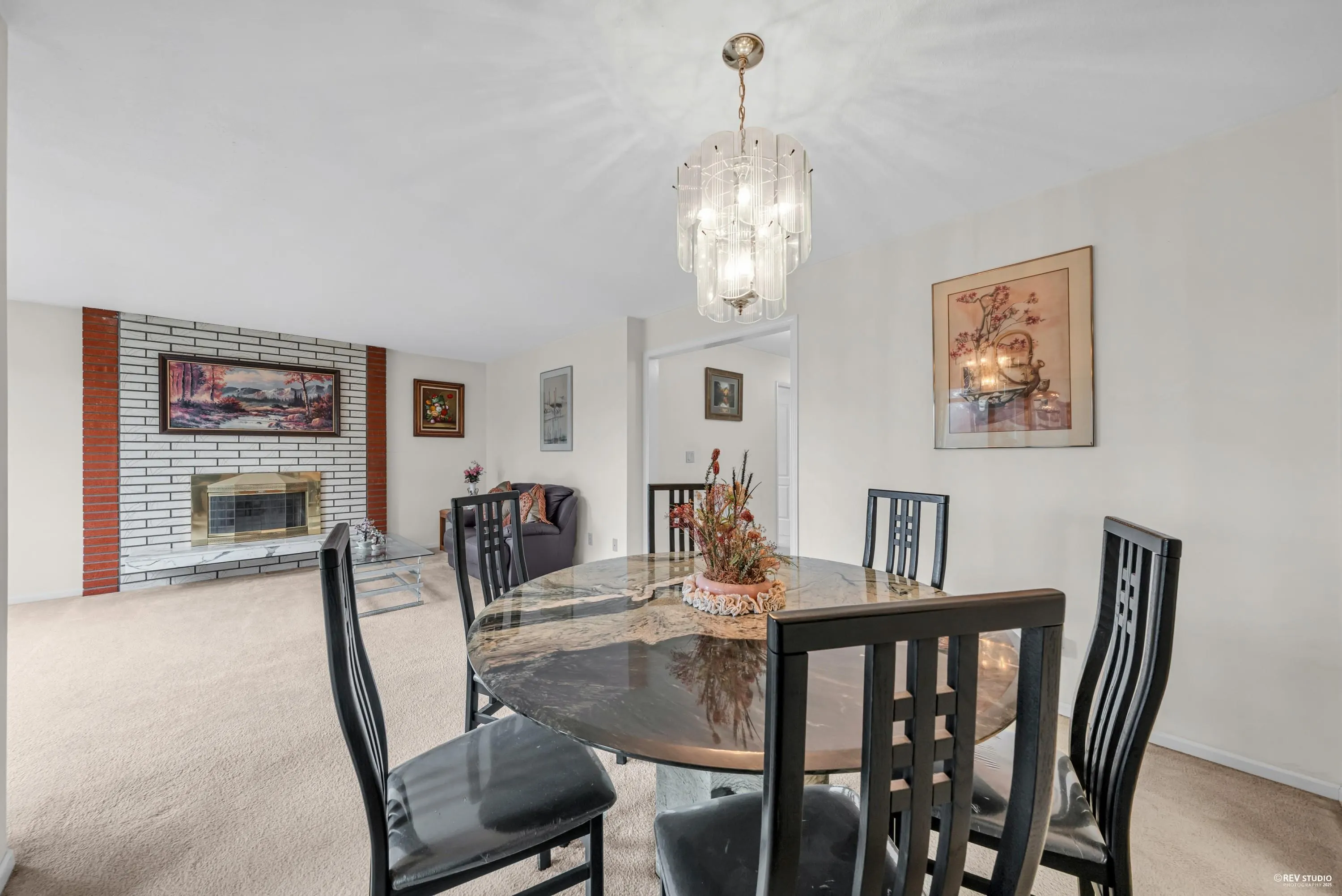 6760 Lakeview Avenue