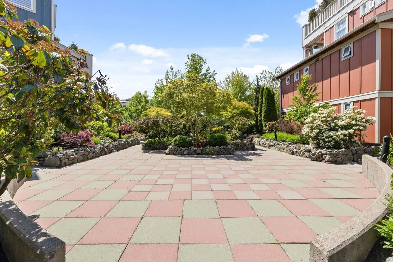 302 15392 16a Avenue