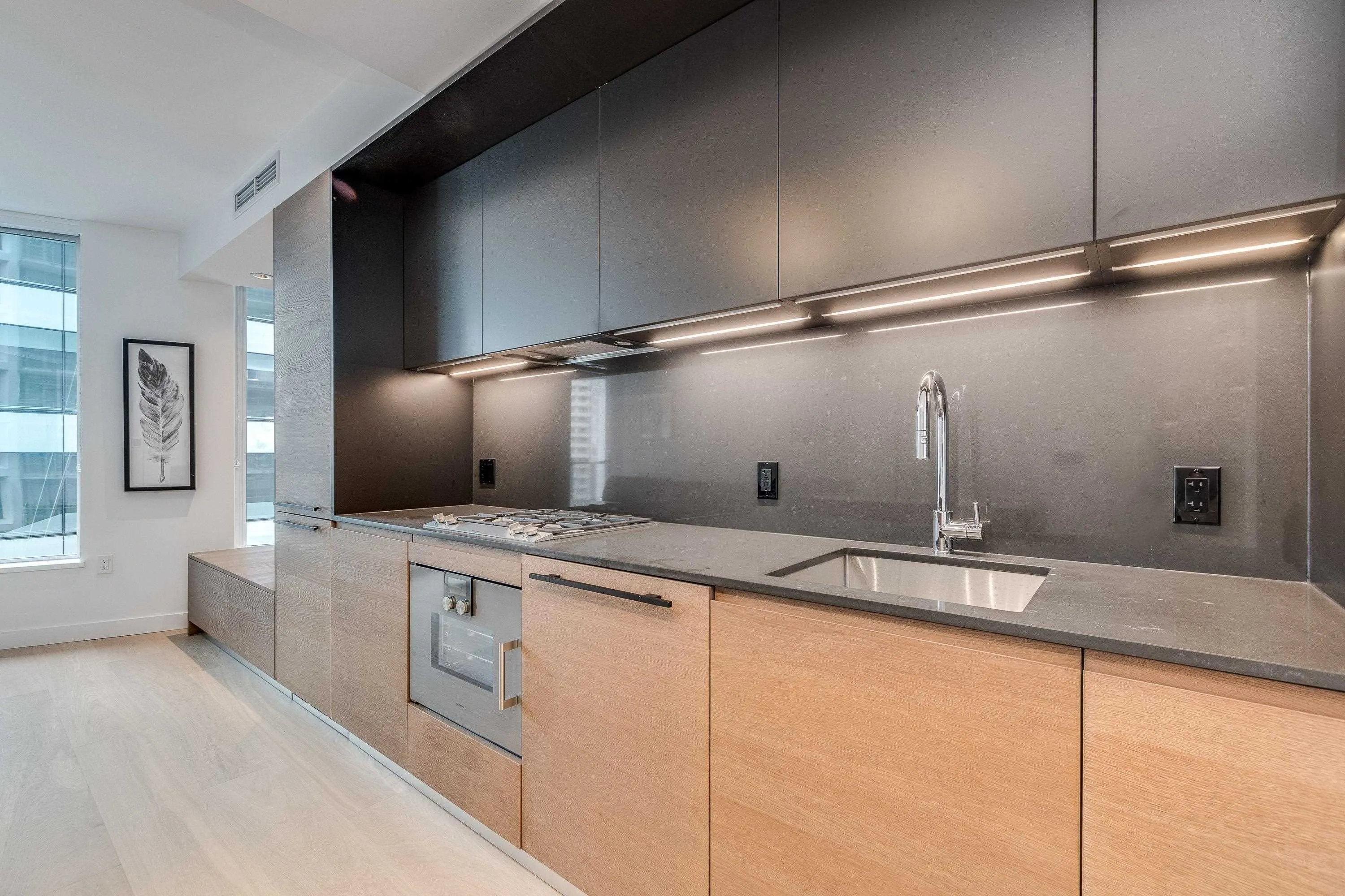 1102 1289 Hornby Street