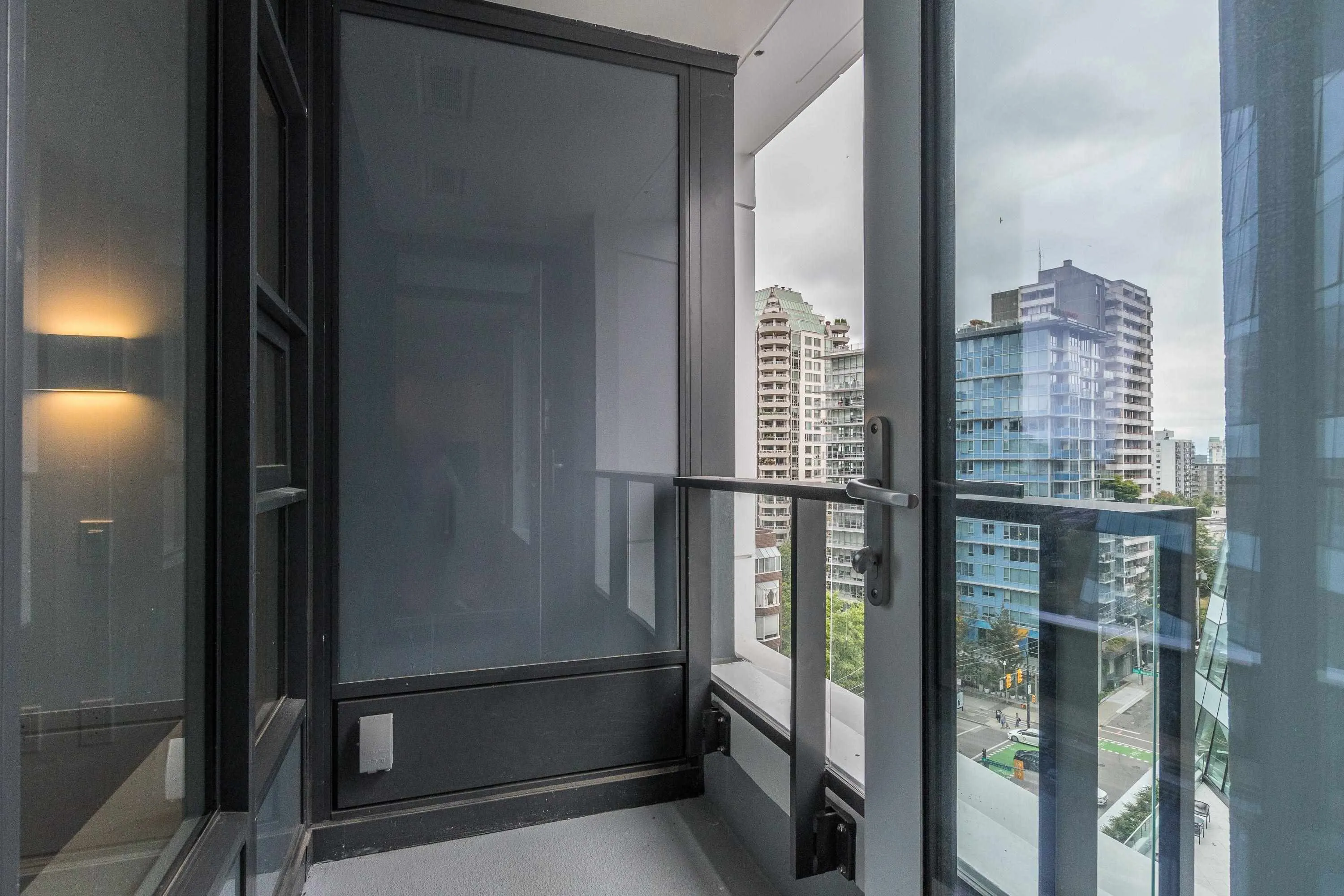 1102 1289 Hornby Street