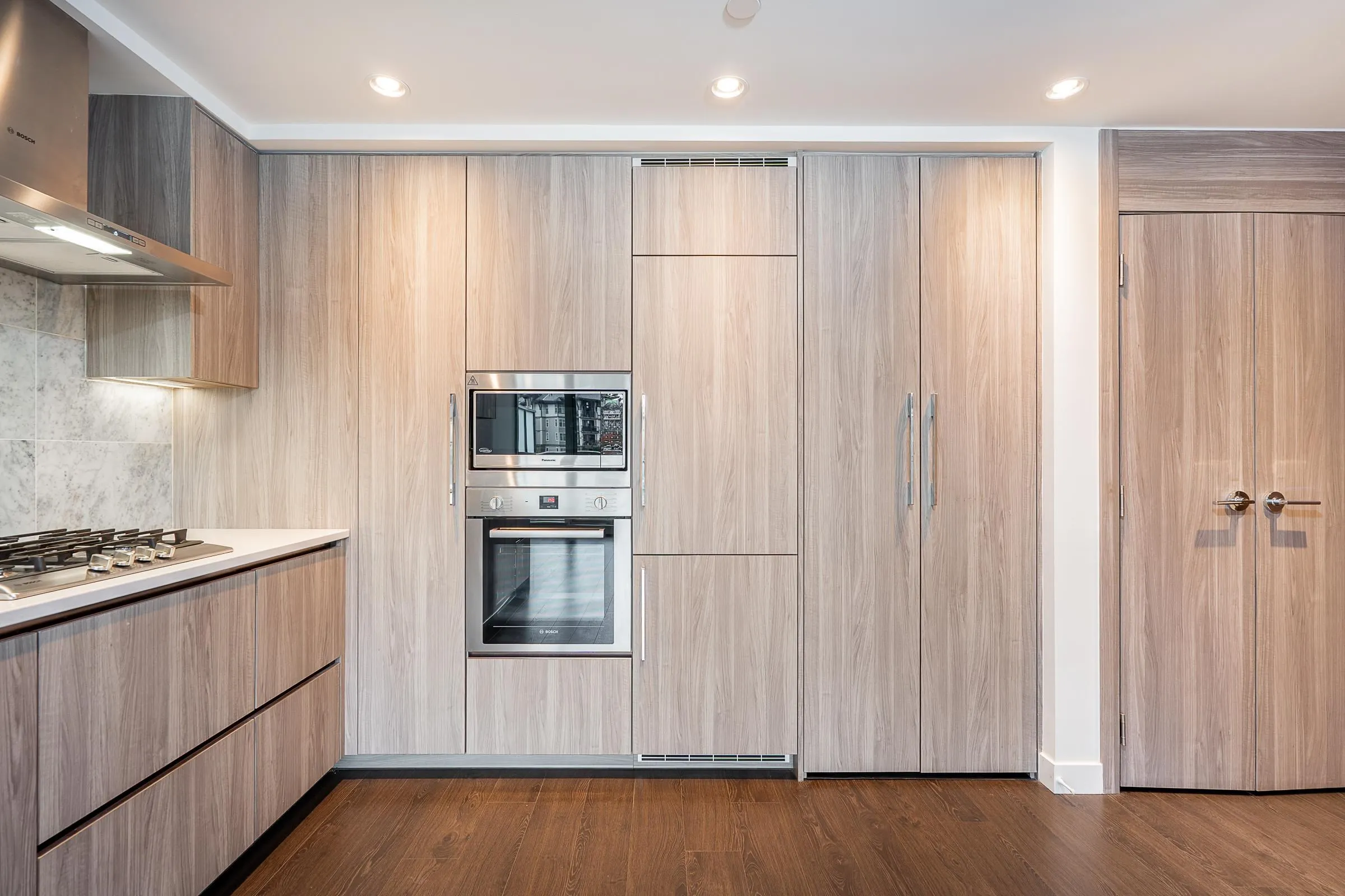 306 4730 Lougheed Highway