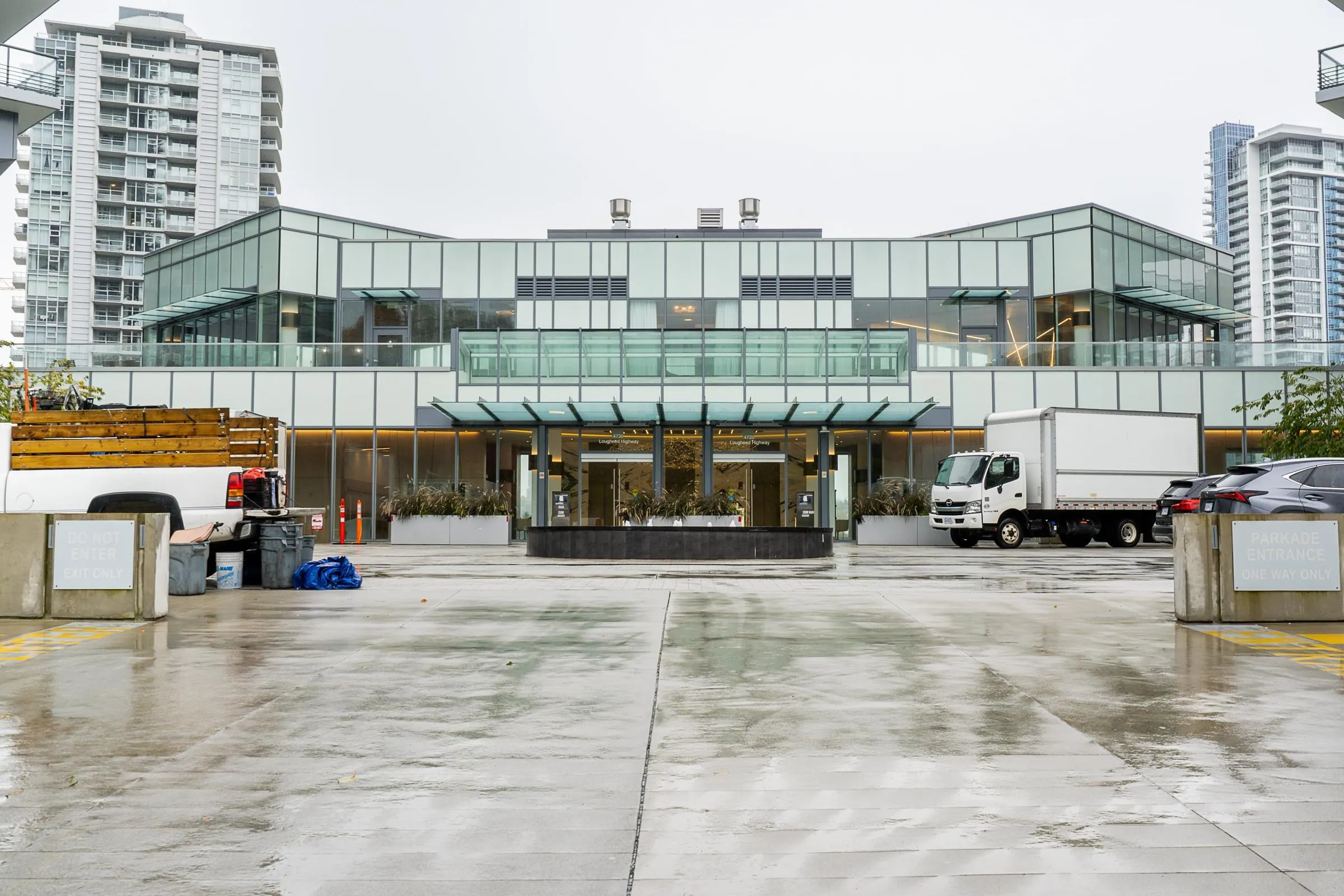 306 4730 Lougheed Highway