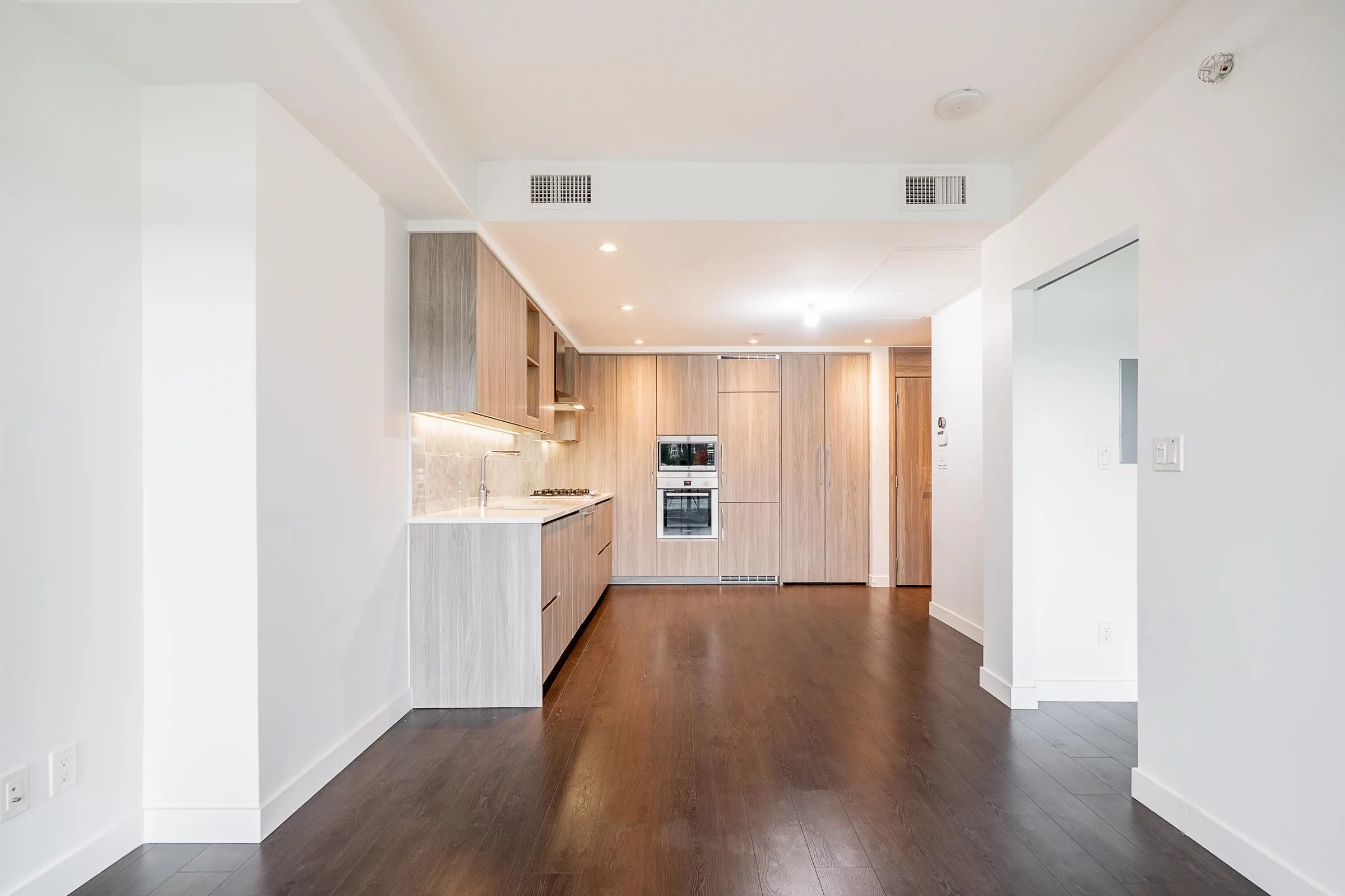 306 4730 Lougheed Highway