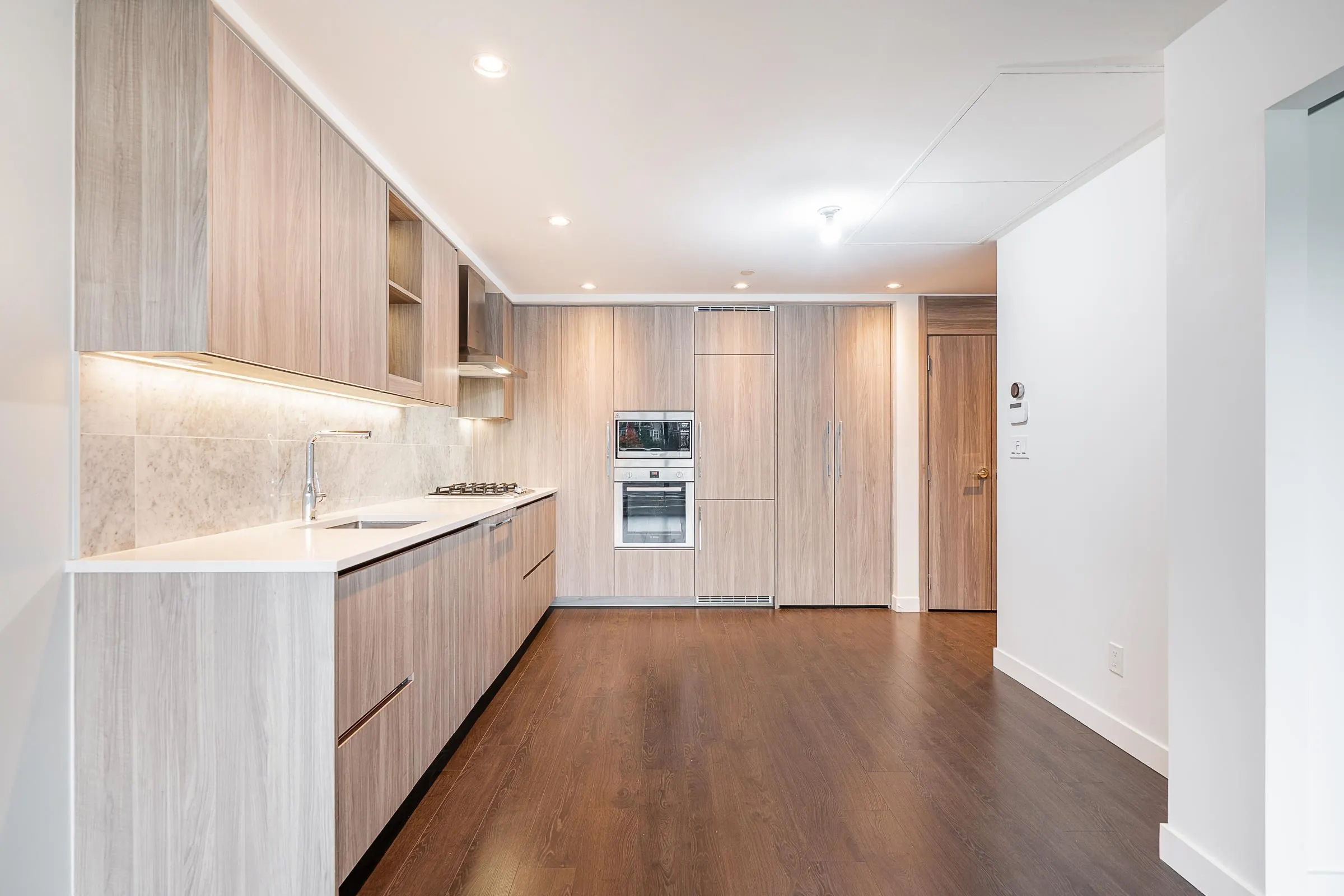 306 4730 Lougheed Highway