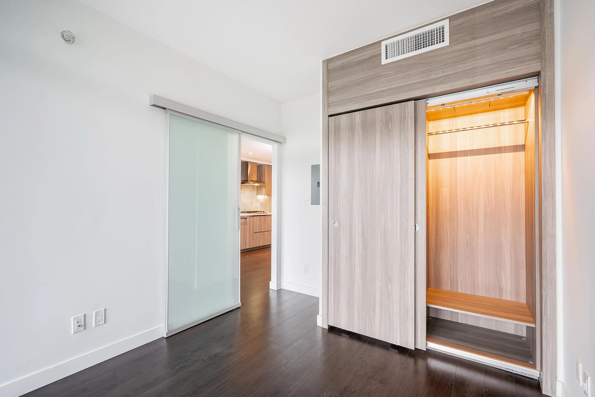 306 4730 Lougheed Highway