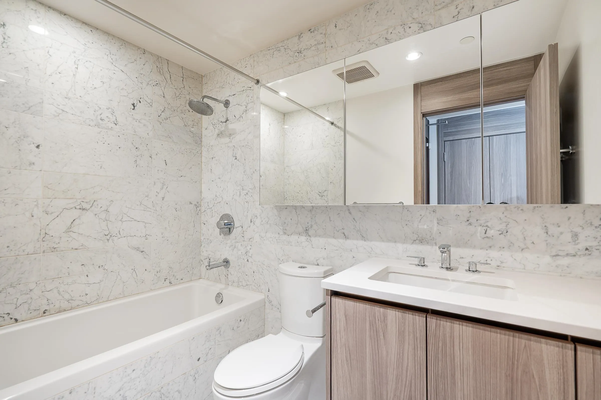 306 4730 Lougheed Highway