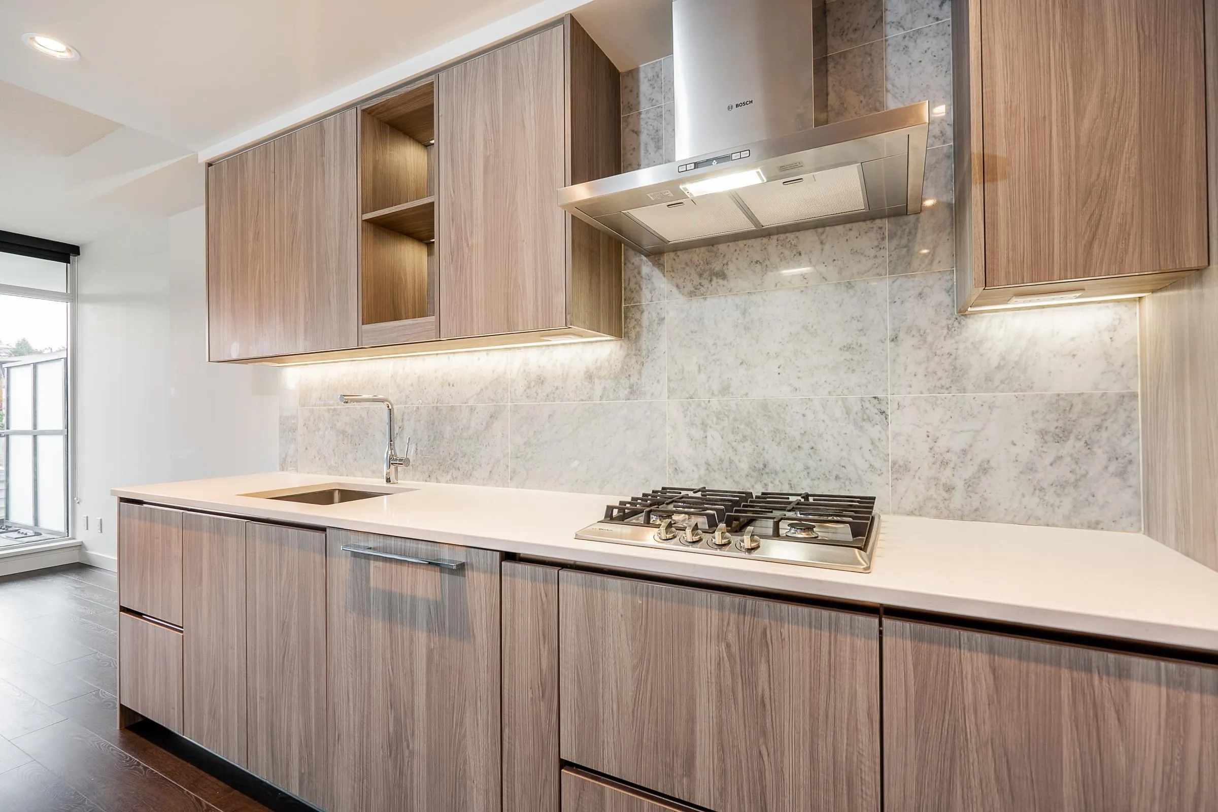 306 4730 Lougheed Highway