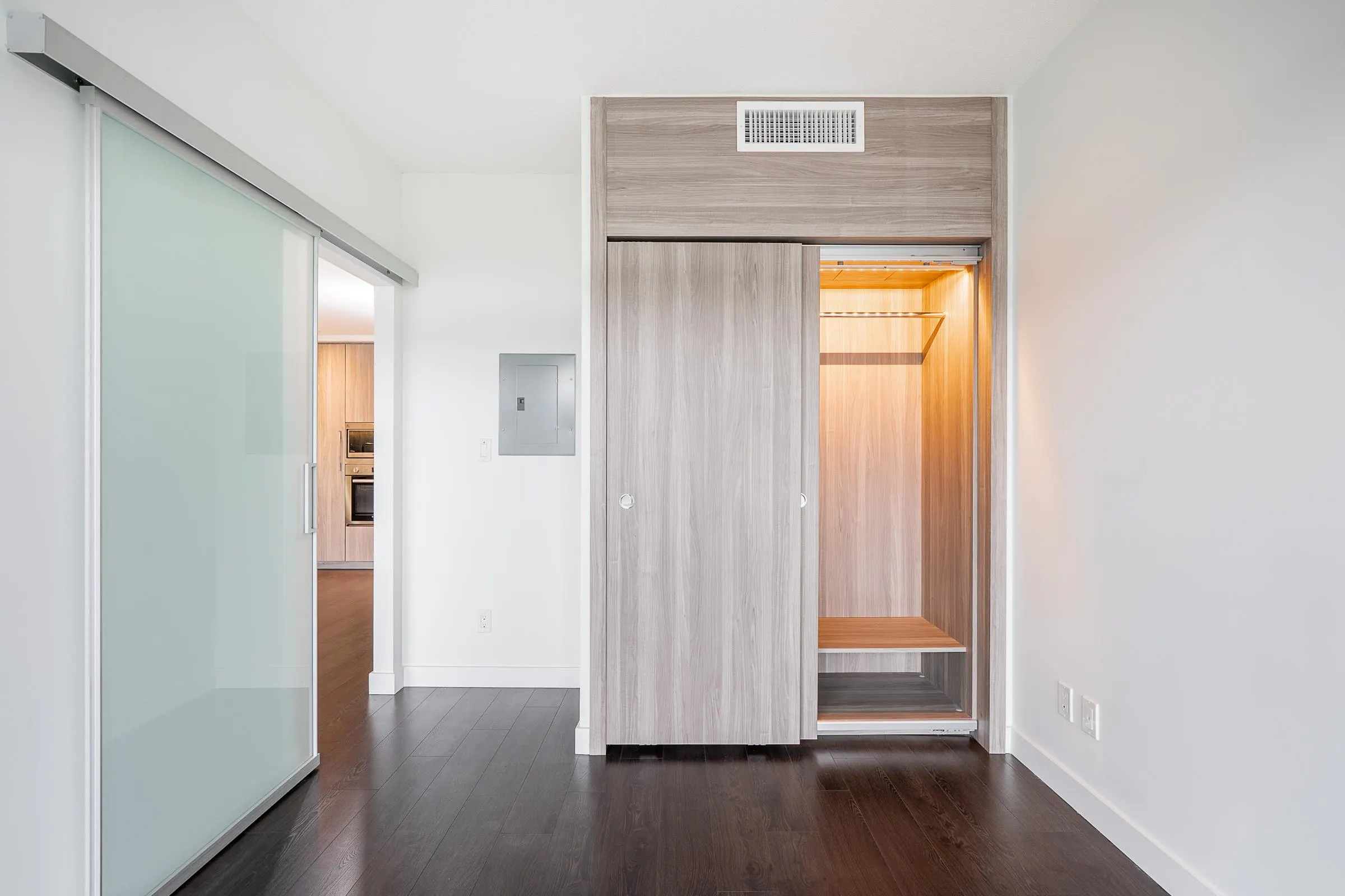 306 4730 Lougheed Highway