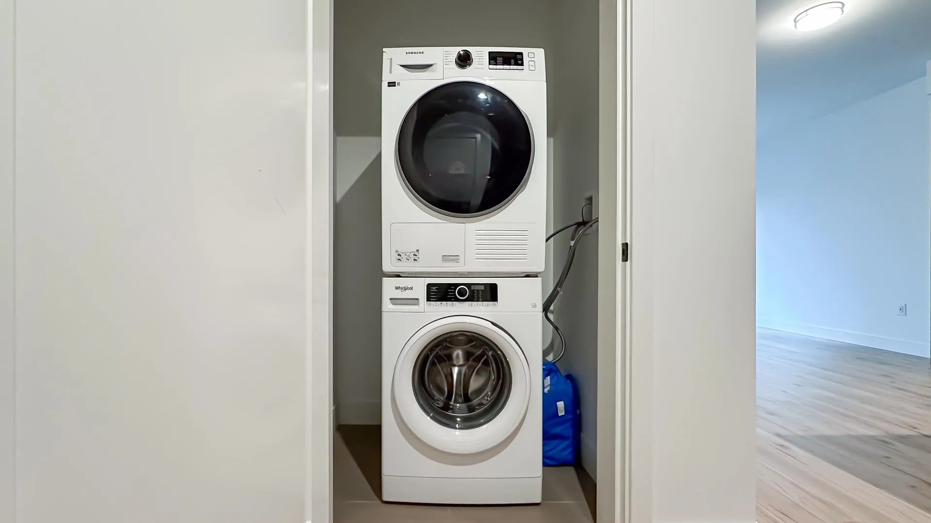 225 3131 Murray Street