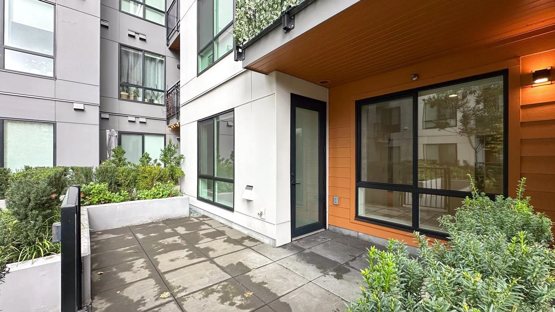 225 3131 Murray Street