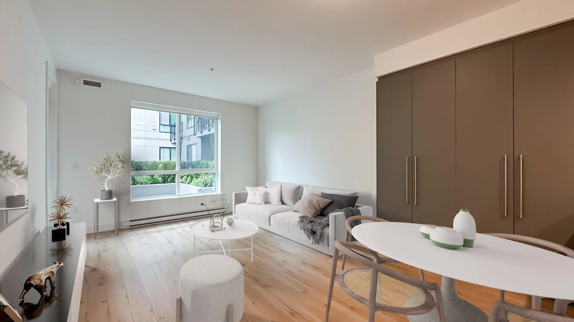 225 3131 Murray Street