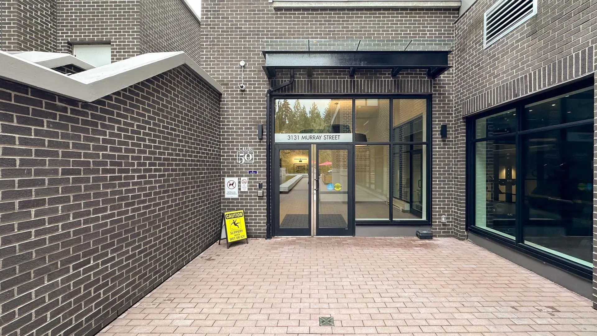 225 3131 Murray Street