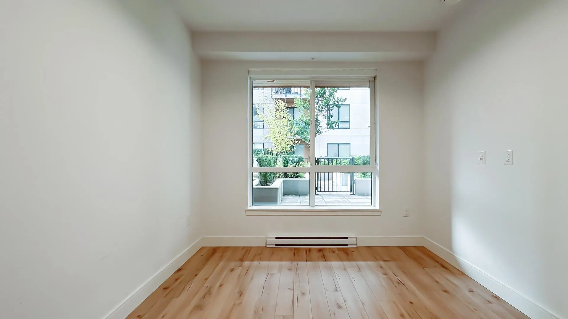 225 3131 Murray Street