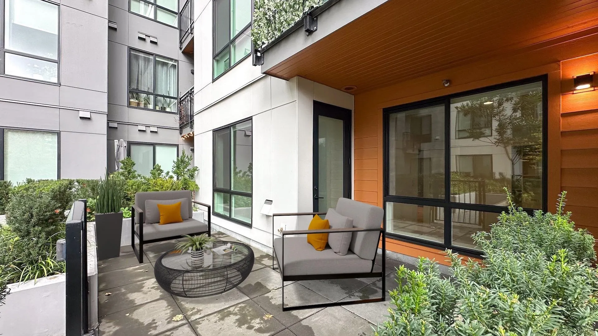 225 3131 Murray Street