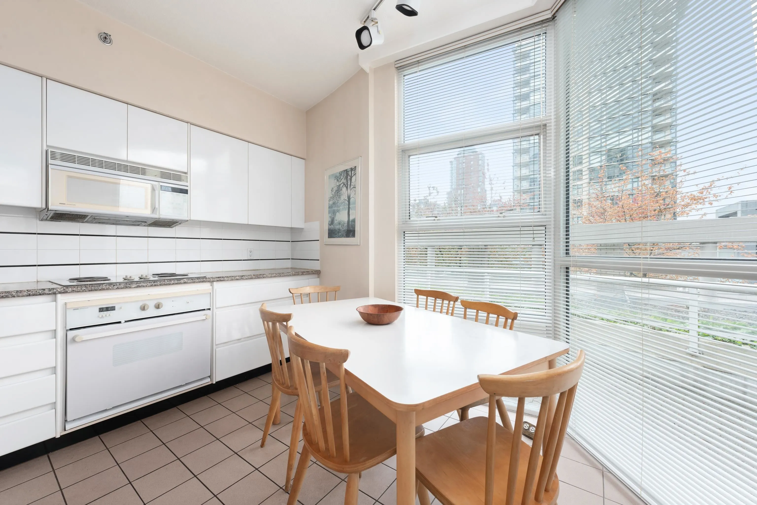 201 1788 W Georgia Street