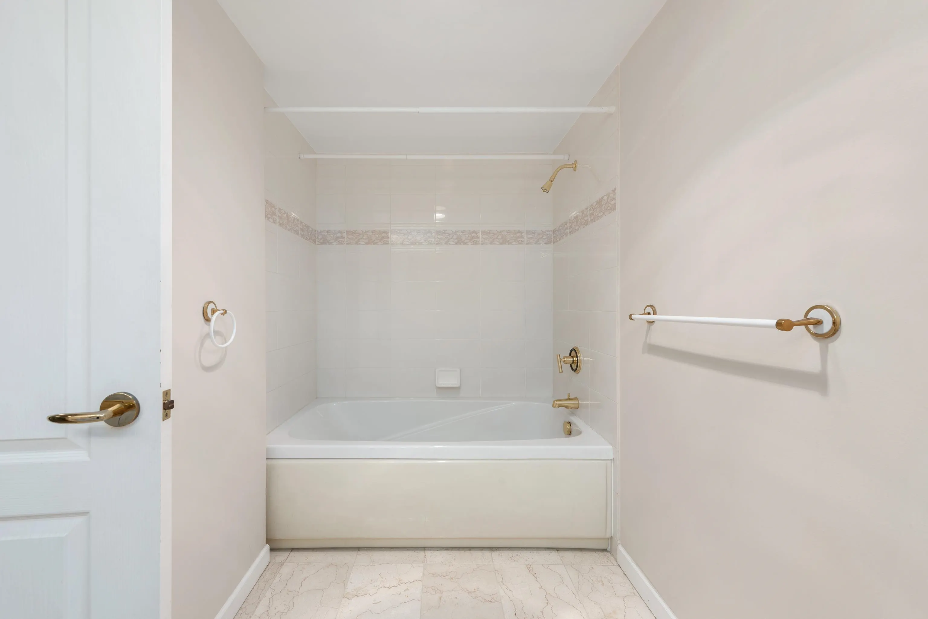 201 1788 W Georgia Street