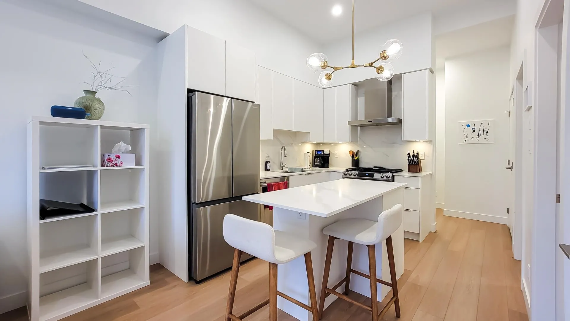 603 2331 Kelly Avenue