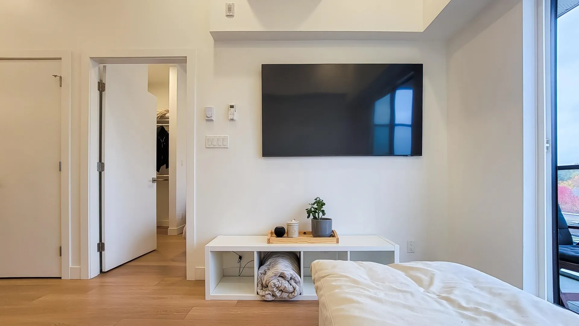 603 2331 Kelly Avenue