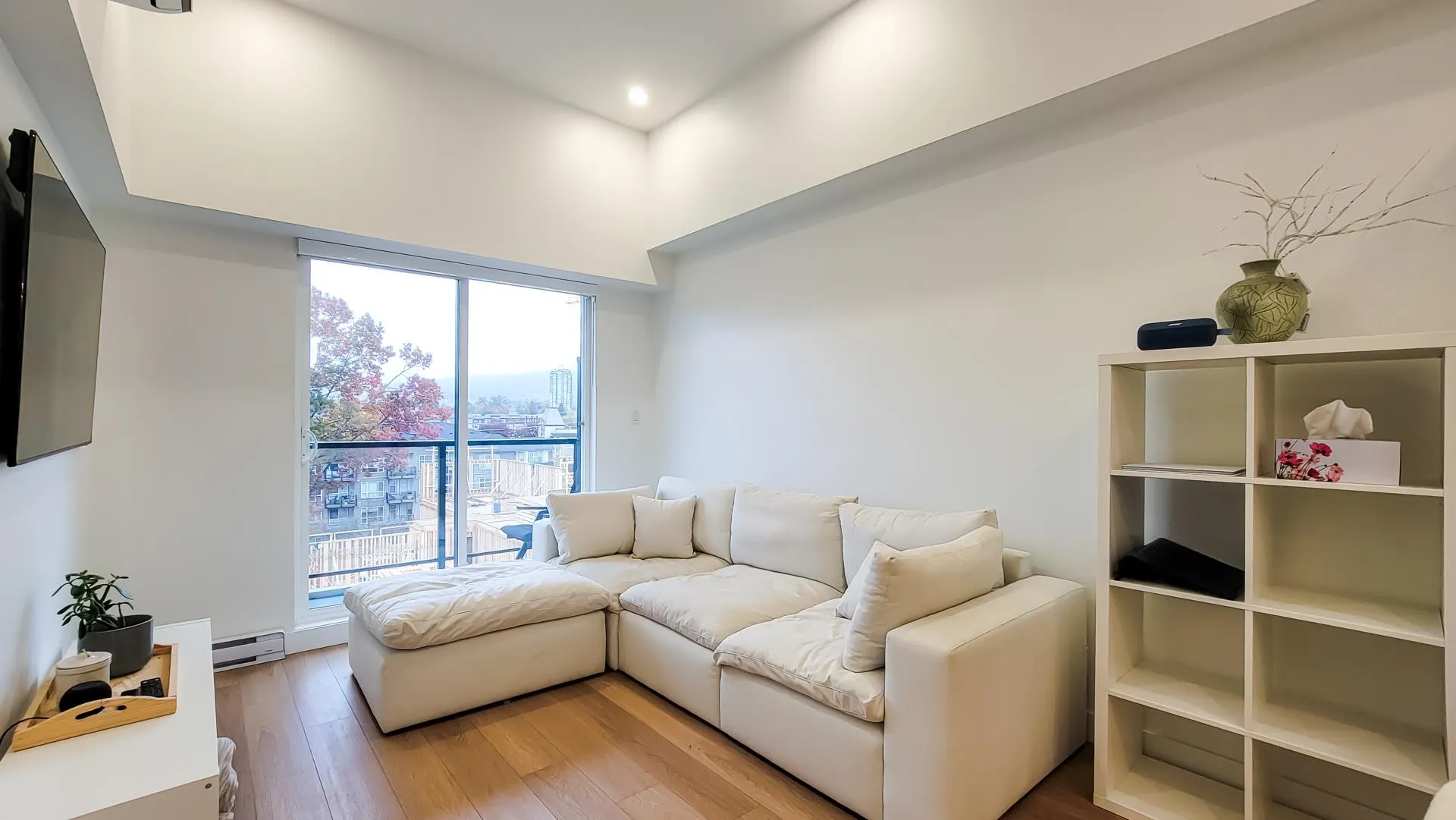 603 2331 Kelly Avenue