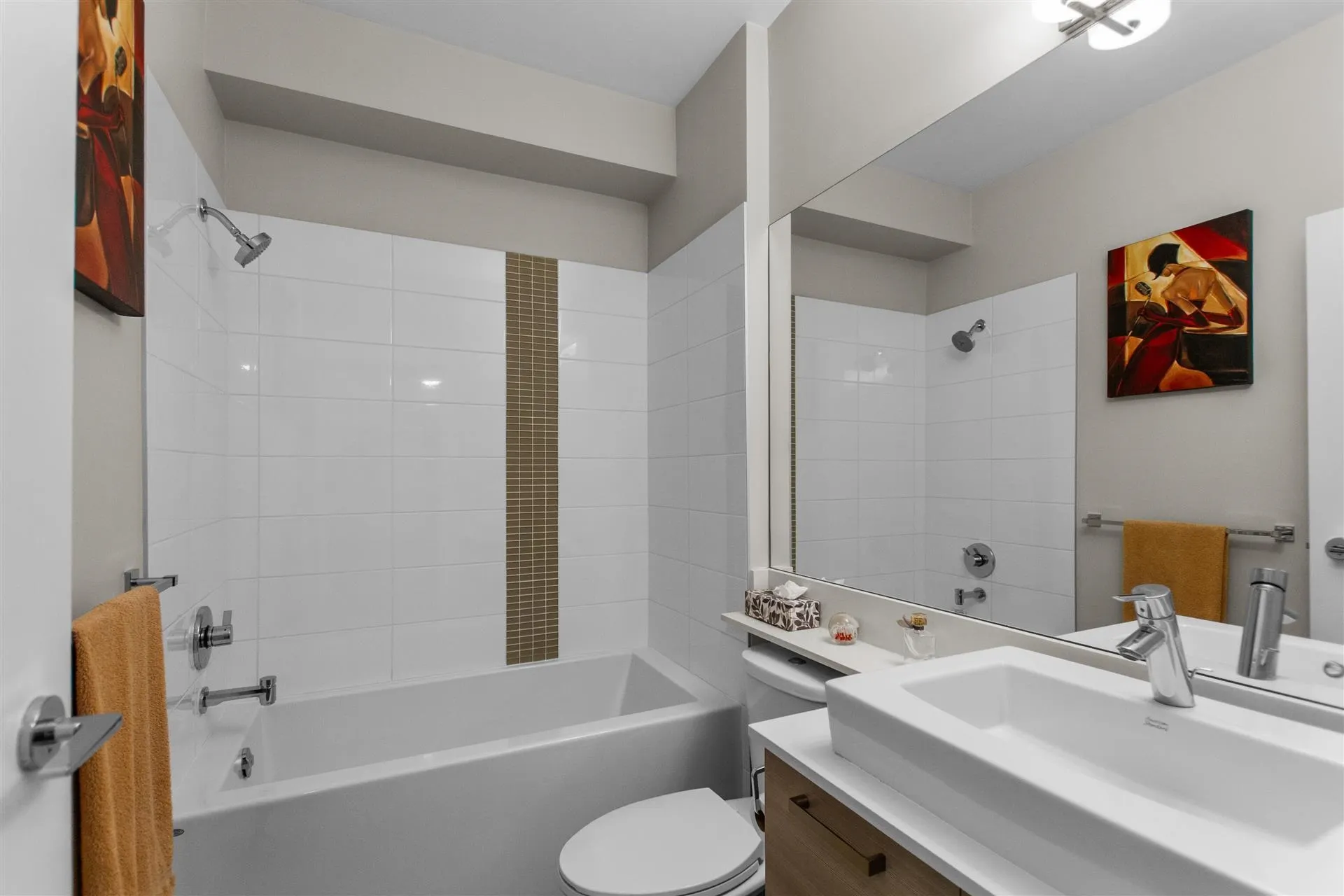 12 6965 Hastings Street