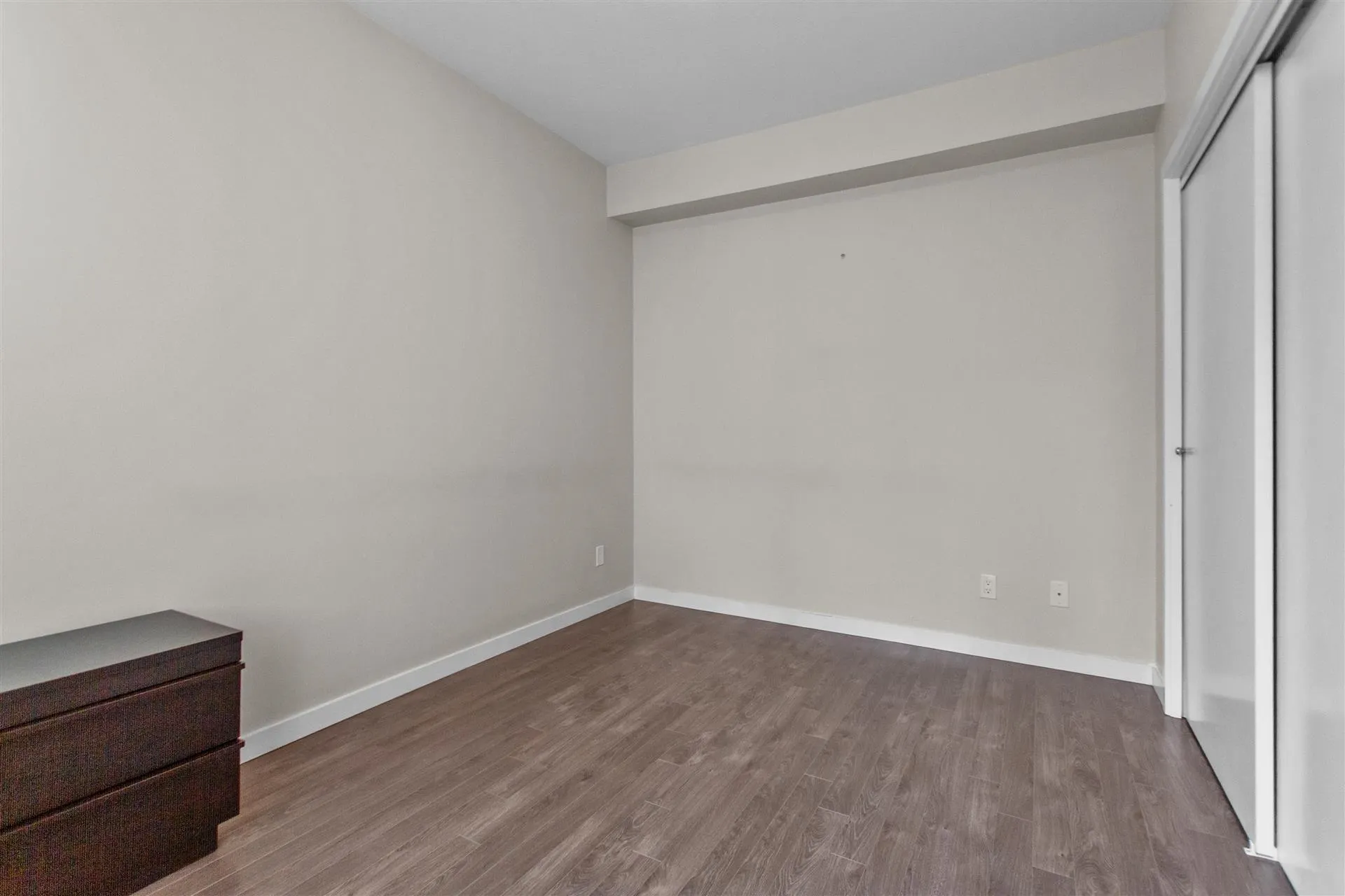 12 6965 Hastings Street