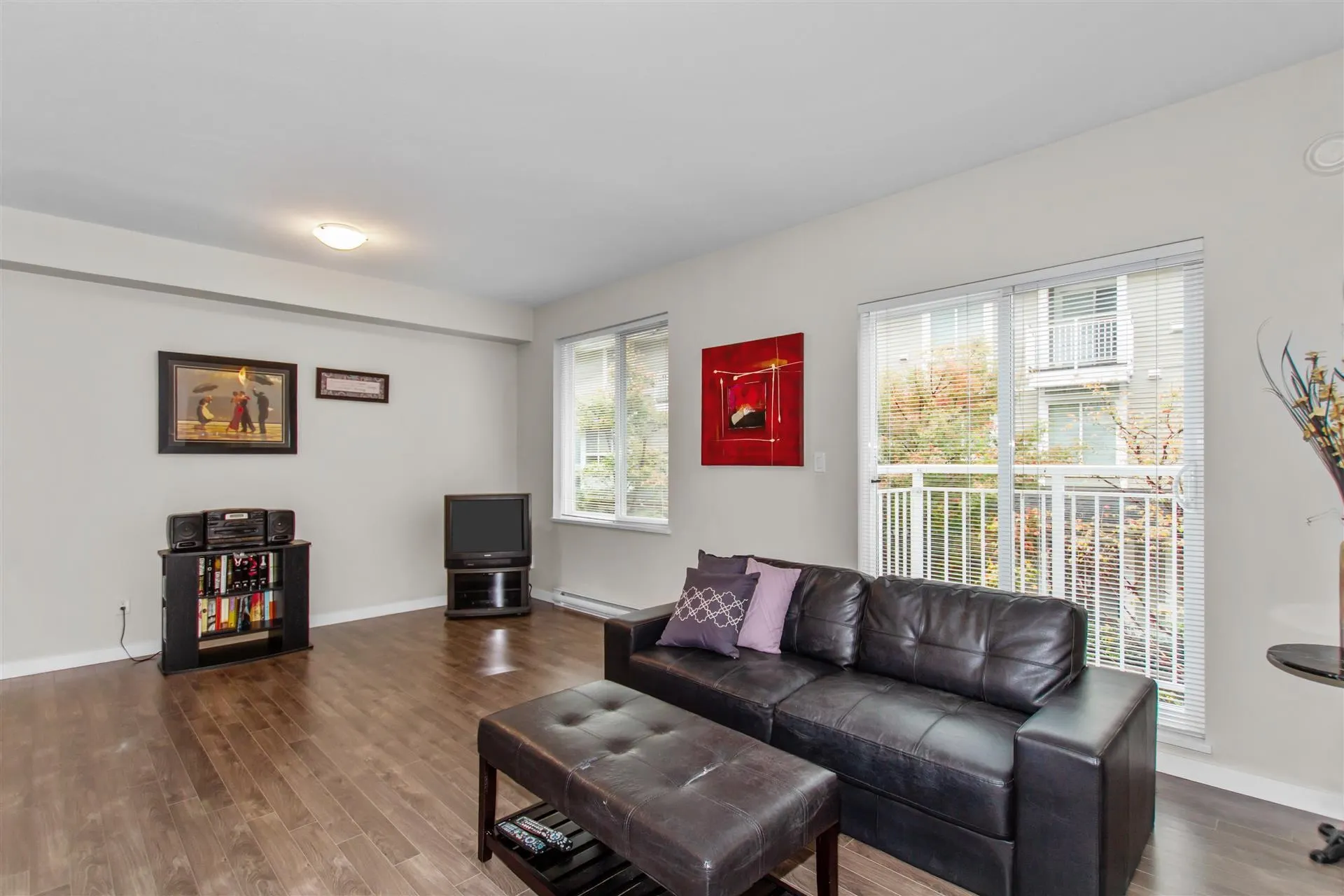 12 6965 Hastings Street