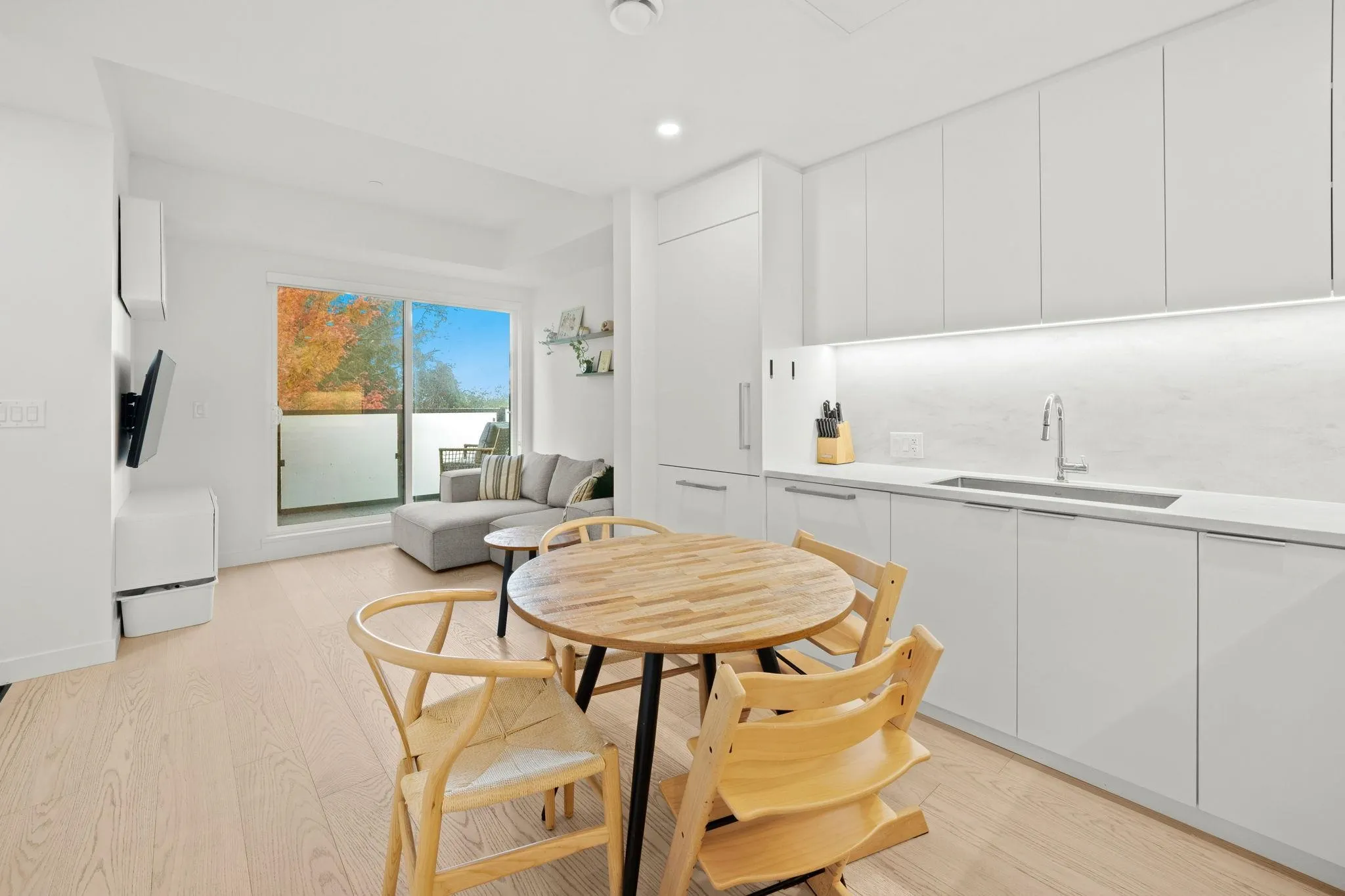 107 650 E 2nd Street