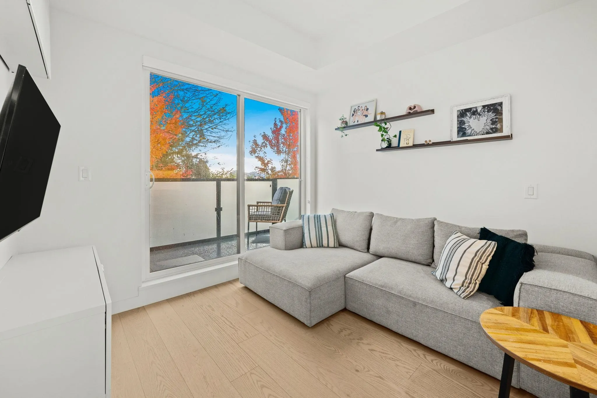 107 650 E 2nd Street