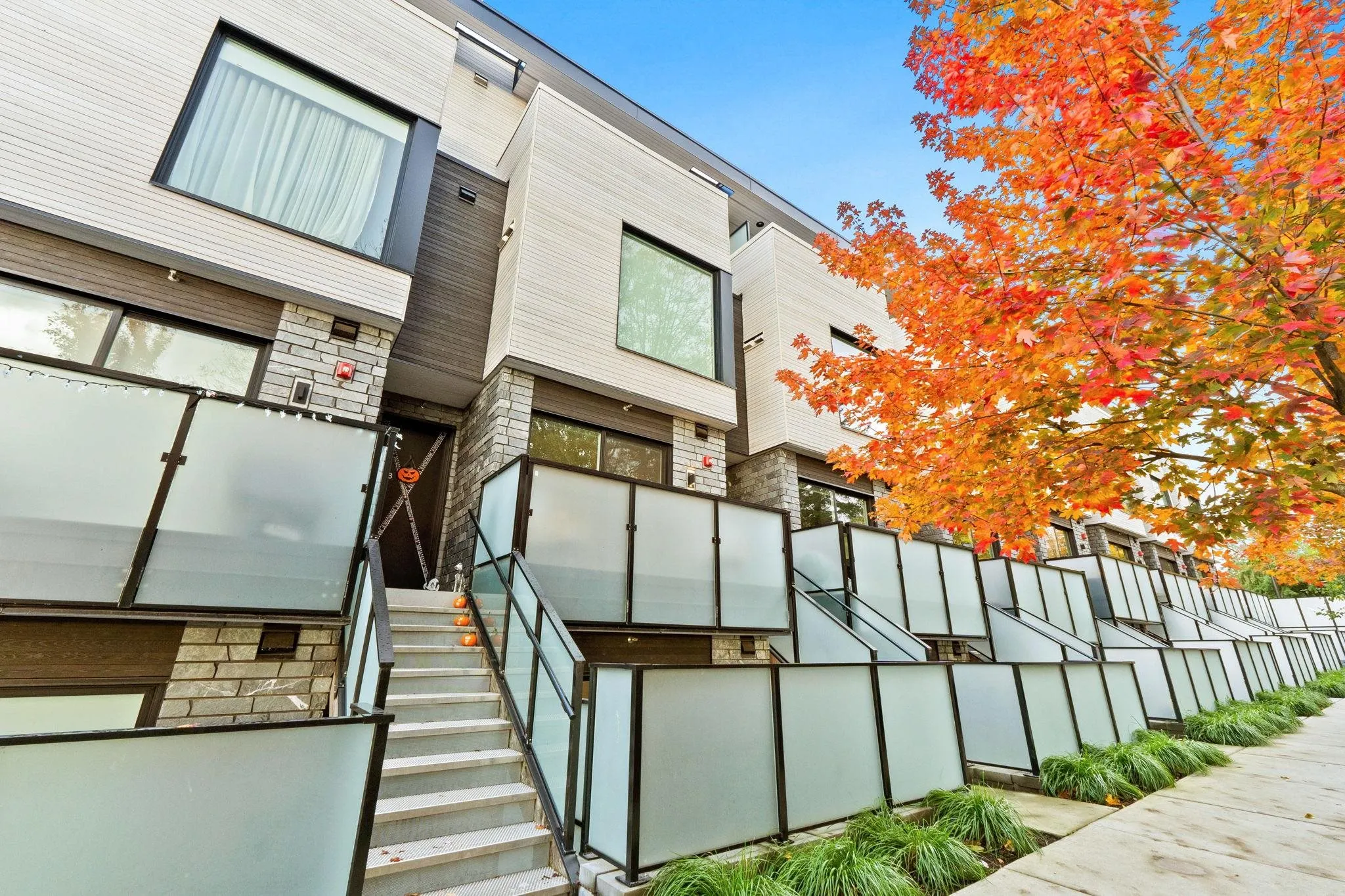 107 650 E 2nd Street