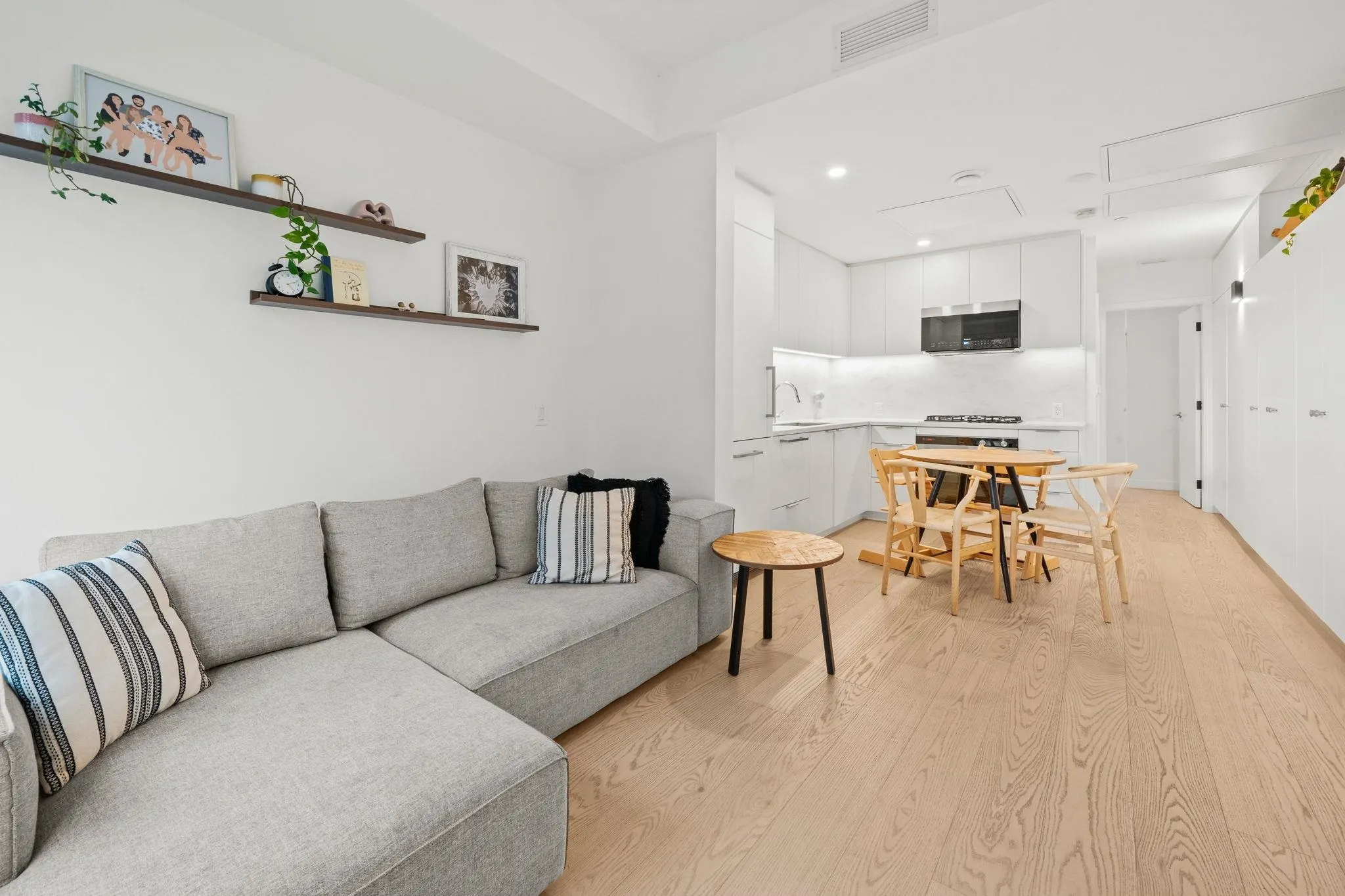 107 650 E 2nd Street