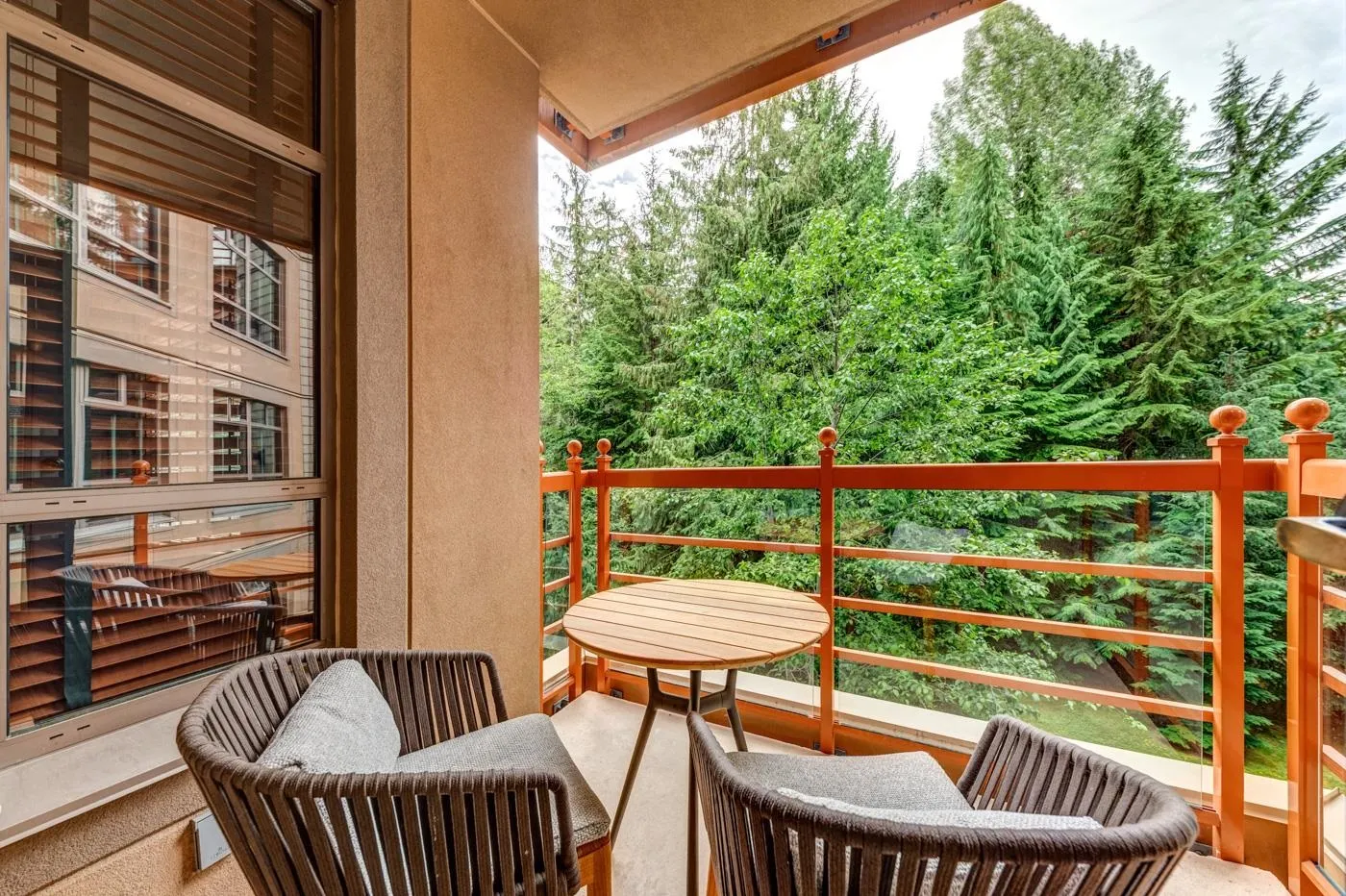 417 4591 Blackcomb Way