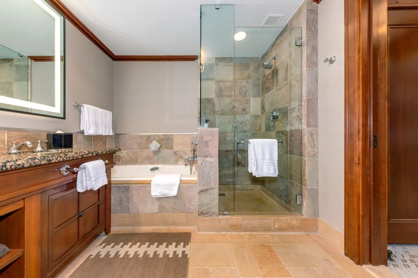 417 4591 Blackcomb Way