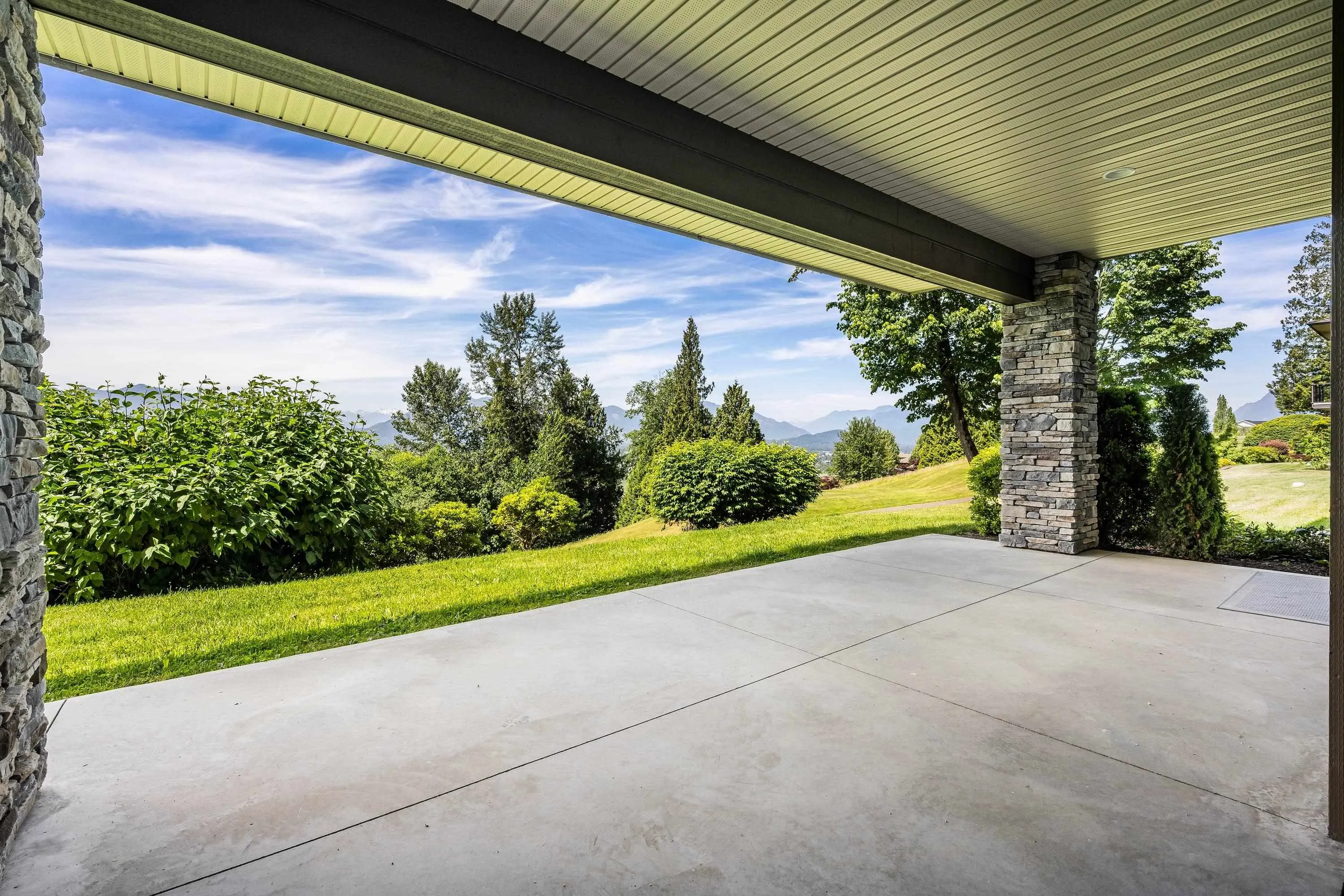 111 51096 Falls Court