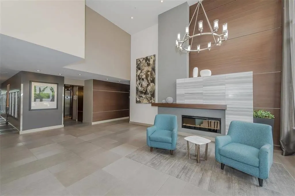 2105 2133 Douglas Road