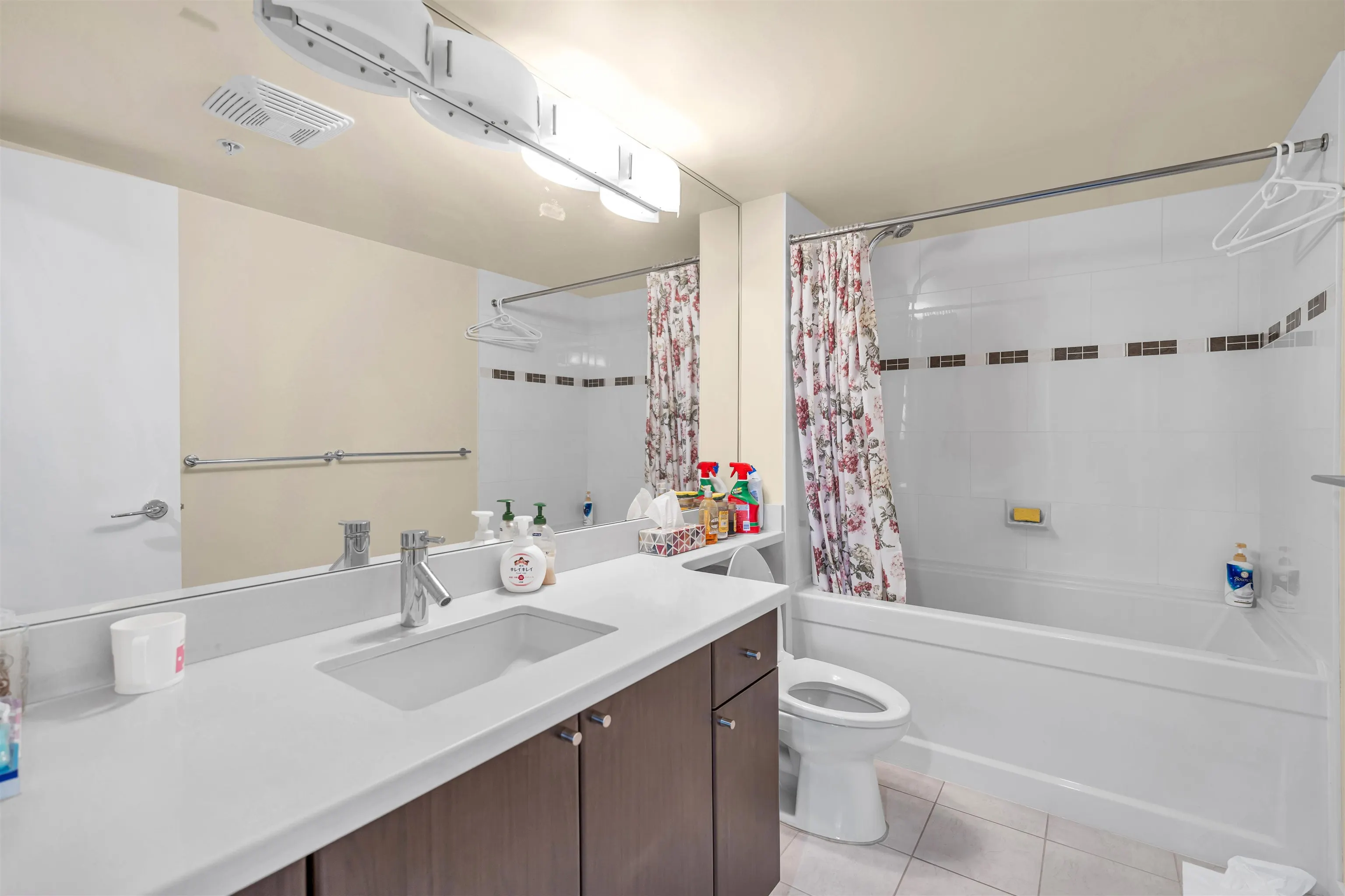 1202 8160 Lansdowne Road