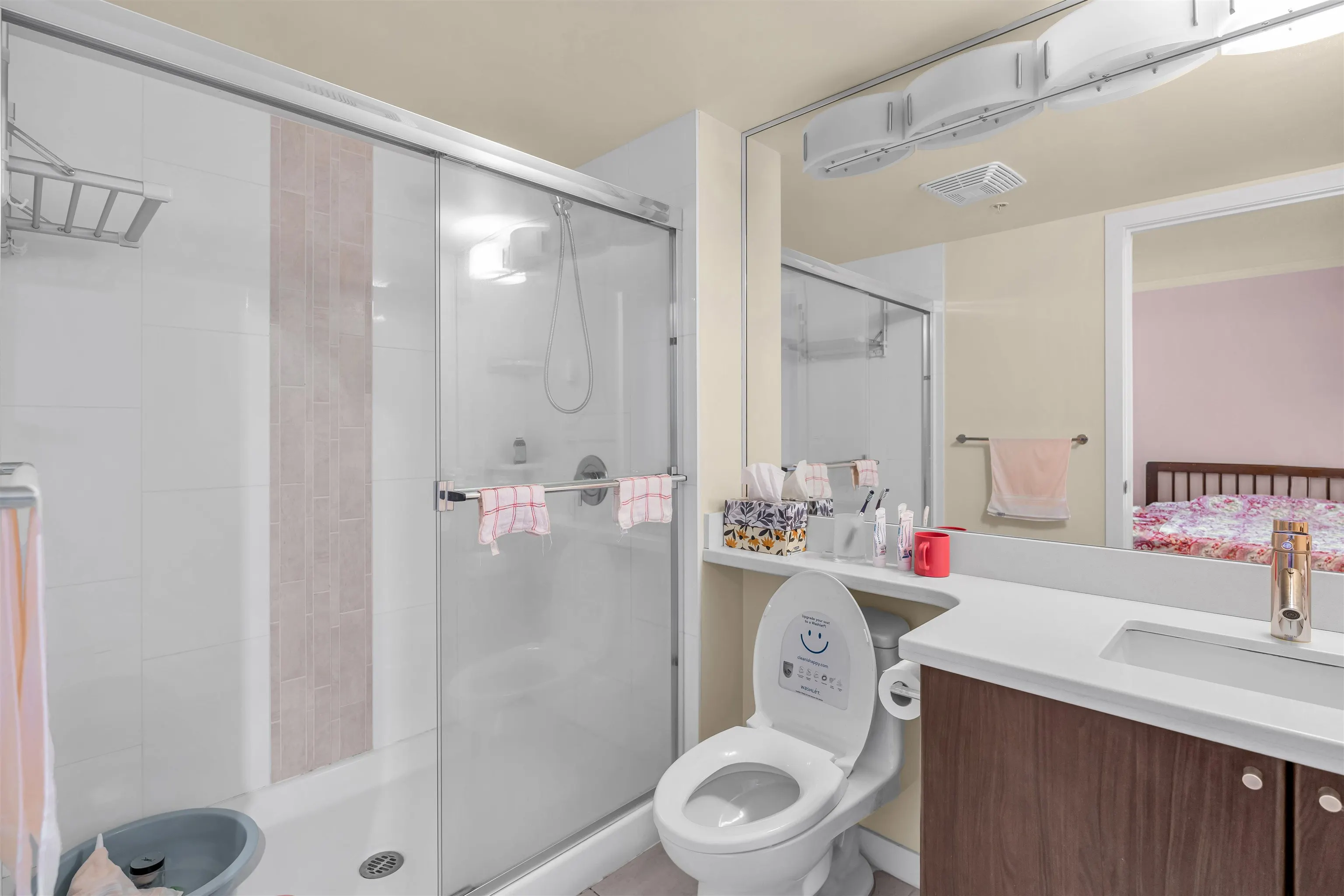 1202 8160 Lansdowne Road