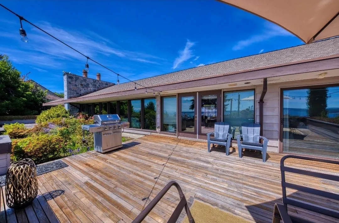 2233 Palmerston Avenue