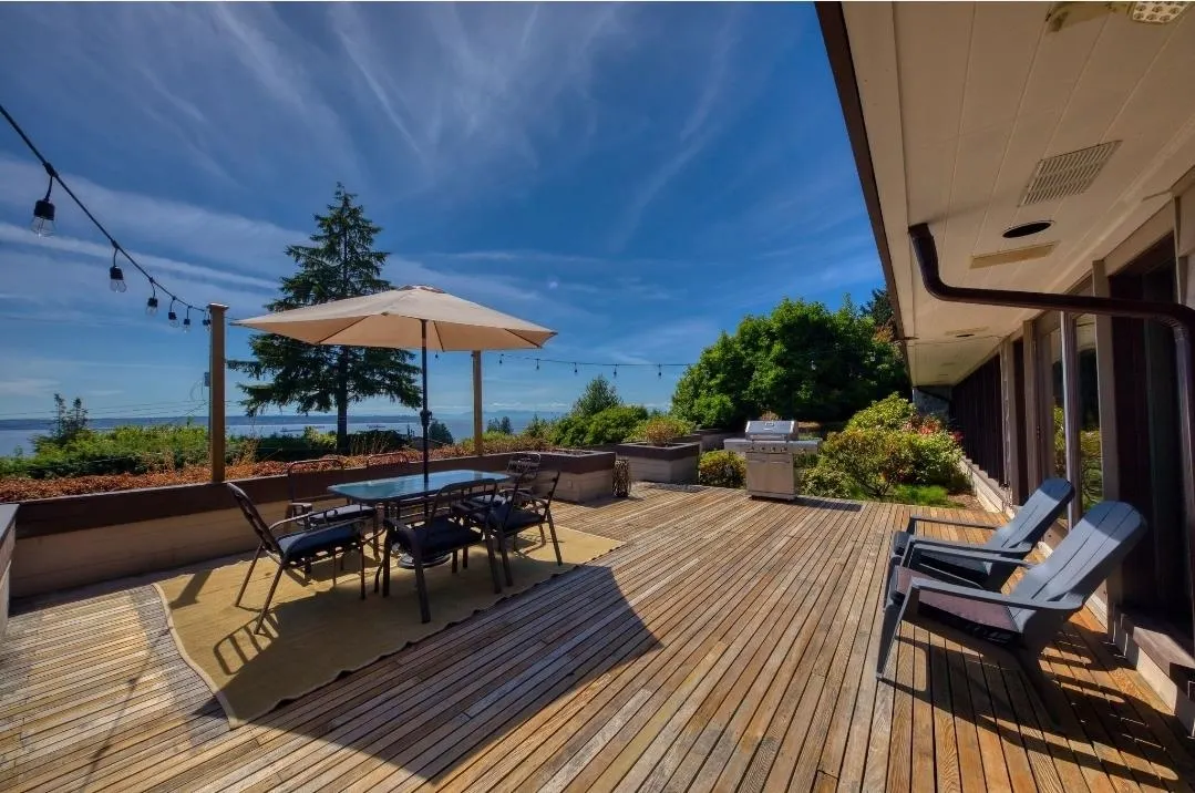 2233 Palmerston Avenue