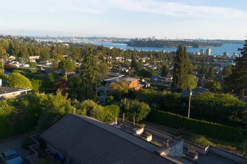 2235 Palmerston Avenue